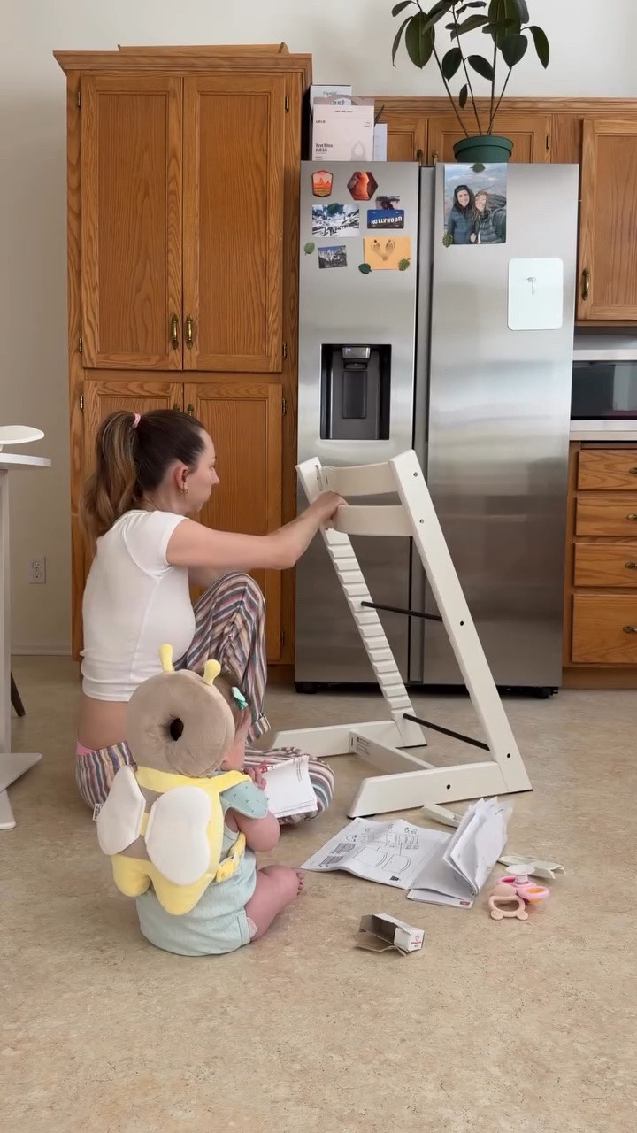 Baby starting solids 🥣

 — all the products in this video👇🏼

#motherhood #firstsolids #newmommylife #nemom

#LTKmomlife #LTKBaby #LTKHome