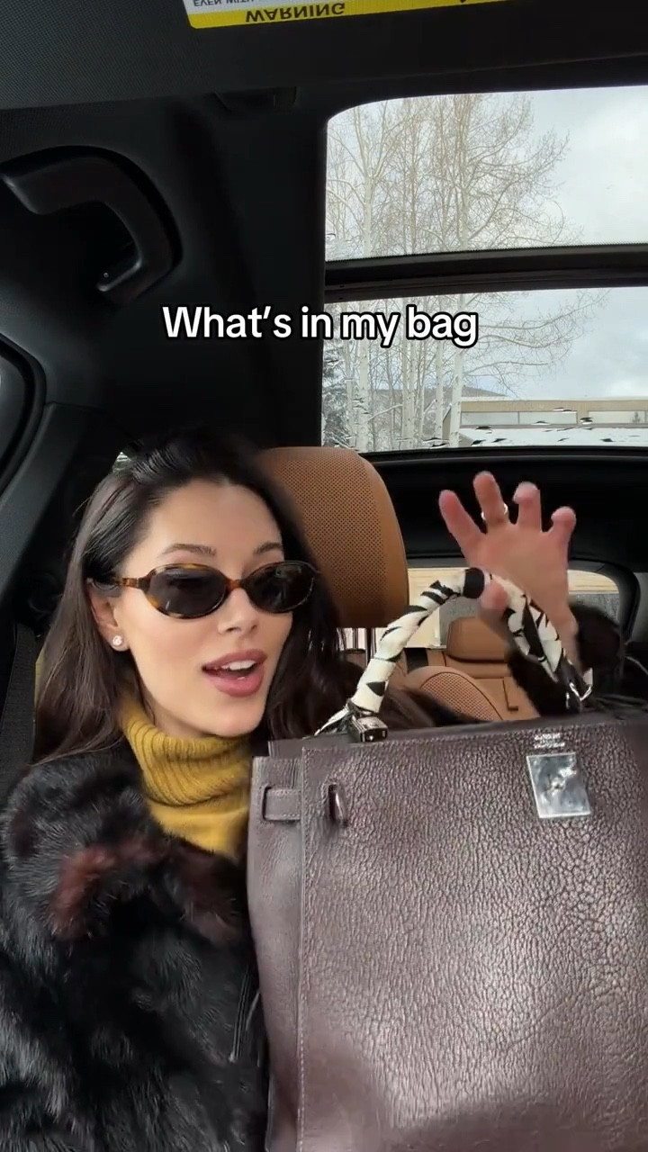 What’s in my bag! 

#LTKBeauty #LTKdayinmylife #LTKTravel