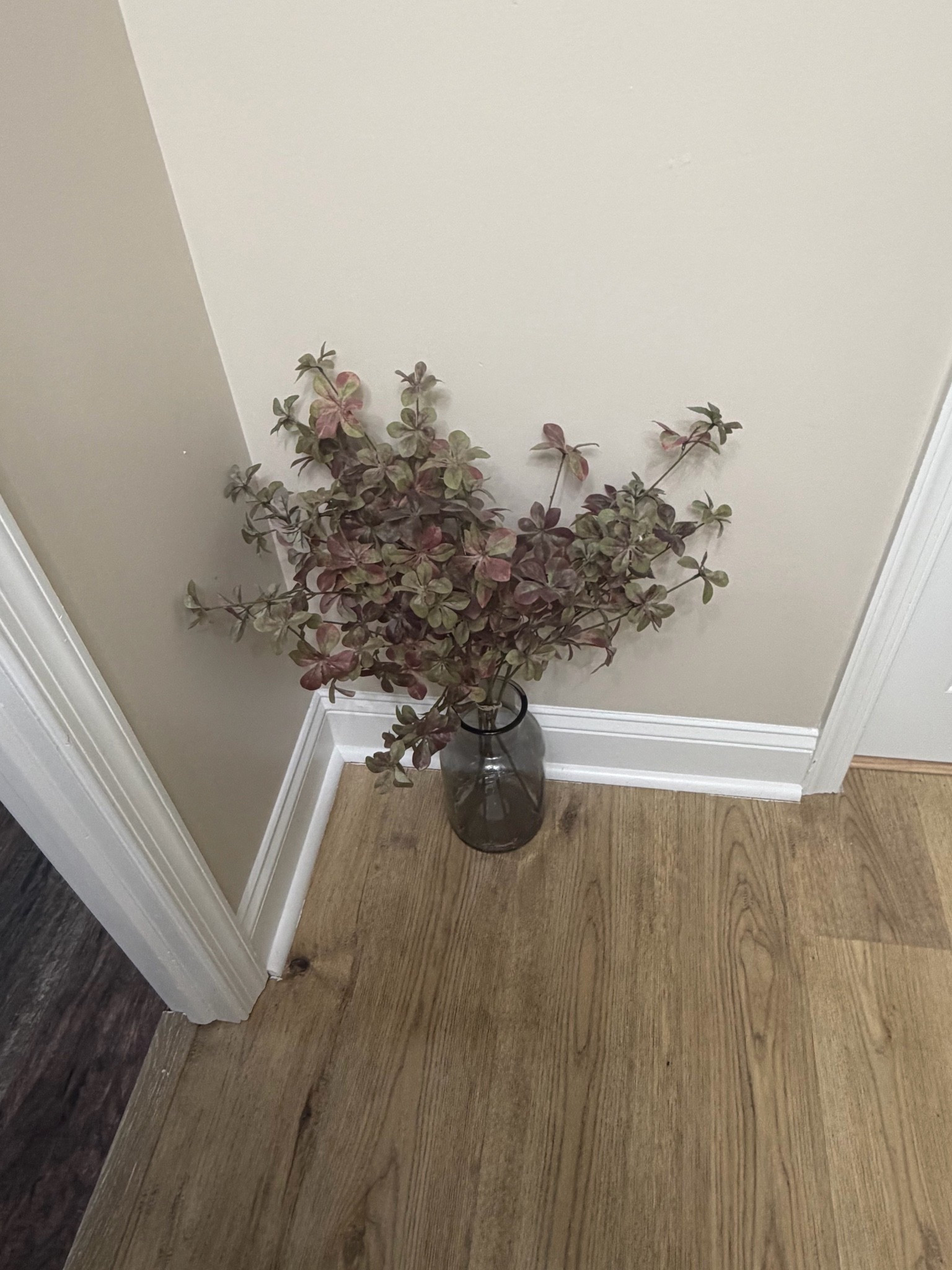 Working on this little corner space in the hall. The pretty tiny but I always did either a small round table with decor on and above ⬆️ it, but I’m digging this big floral bouquet! What do you think? Linking my favorite and best bouquet and vases and tree finds that I’m using and deciding on in this area just to spruce it up  #floralhomedecor #homedecor #decor

#LTKmomlife #LTKSaleAlert #LTKHome