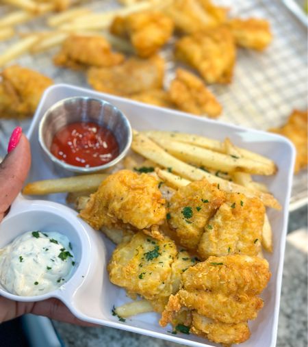 It’s FRY-Day! Served my fried fish in this cute mini trays! #fishfry #fish #servingtrays #foodie #kitchenware #homecook 

#LTKhome