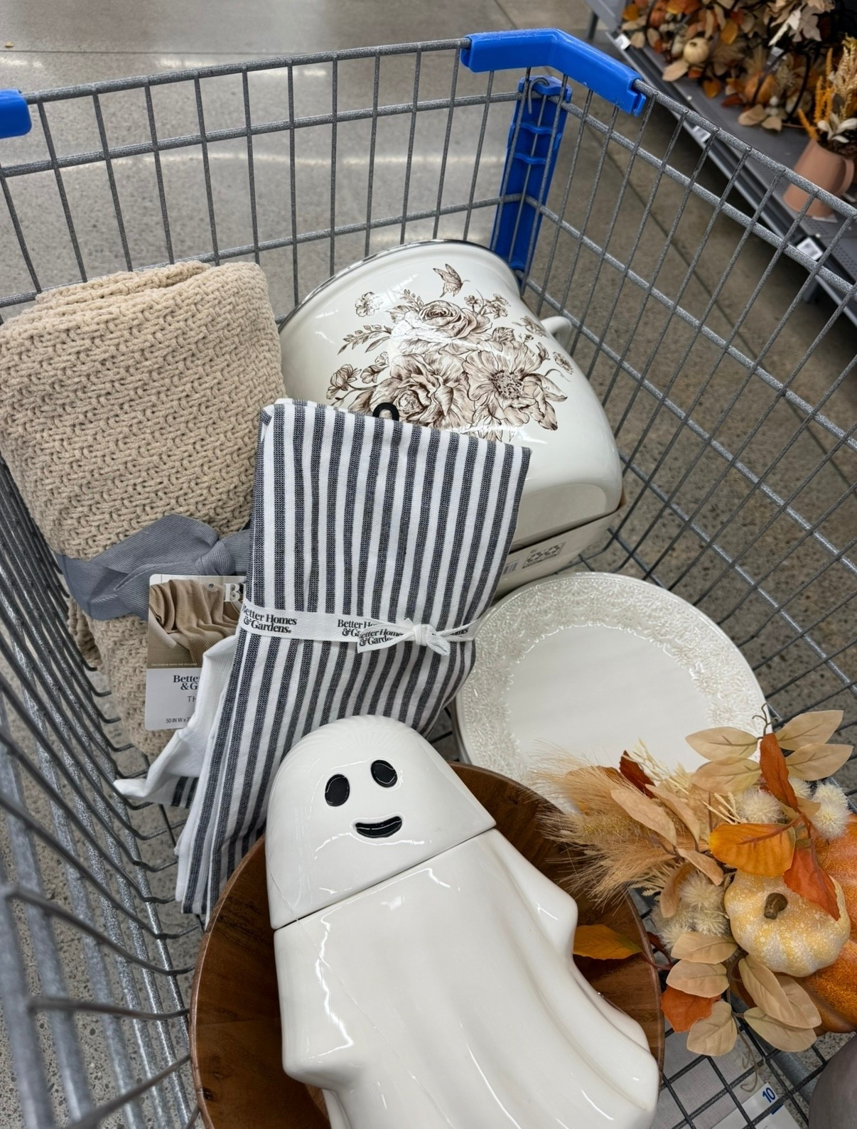 🍂 Shop my fall cart! A few seasonal picks and the essentials I actually needed for my home 🛒✨ Perfect for updating your space this season while grabbing some cozy must-haves!


#LTKHome