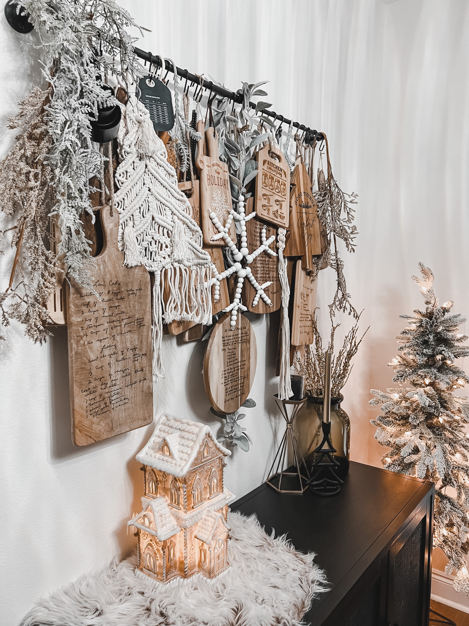 Christmas dining room!

#LTKHoliday #LTKhome #LTKSeasonal