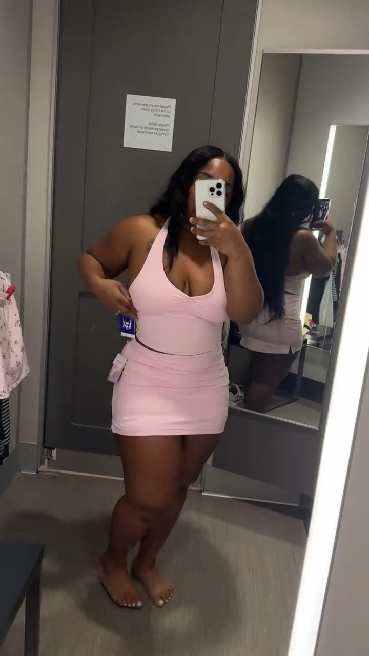 Check out these sets! The material is perfect for the beach 🏝️🏖️🌊 ☀️ #curvy #curvygirl #curvygirlfashion #springfashion #summerfashion

I’m wearing a medium in the top and skort 