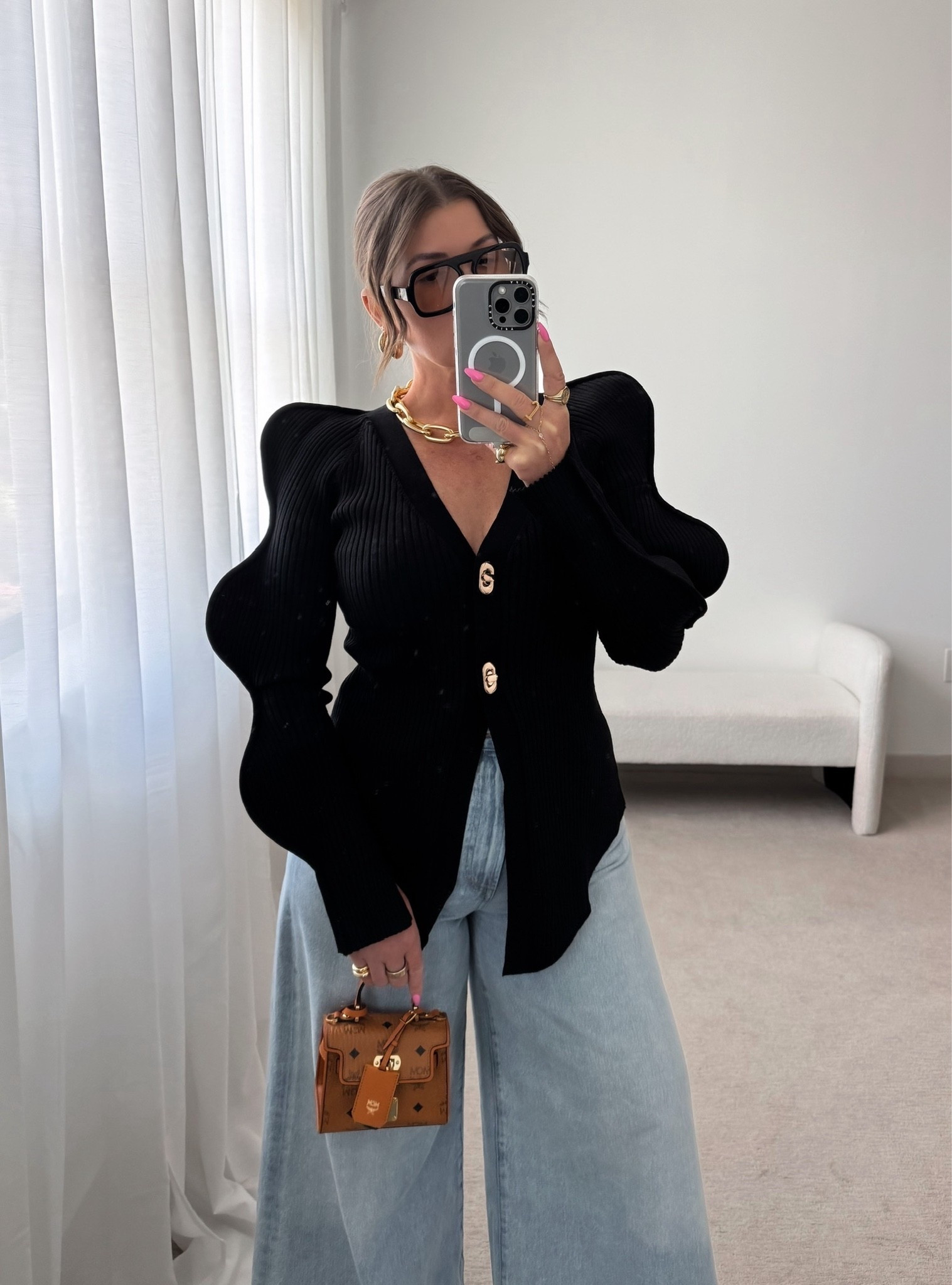 Jeans and a cardigan

#LTKootd #LTKSeasonal