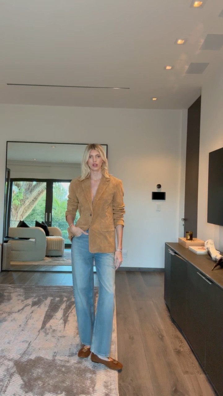 This Zara suede blazer is everything! ✨ Also I am obsessed with these suede flats.

#LTKStyleTip #LTKWatchNow