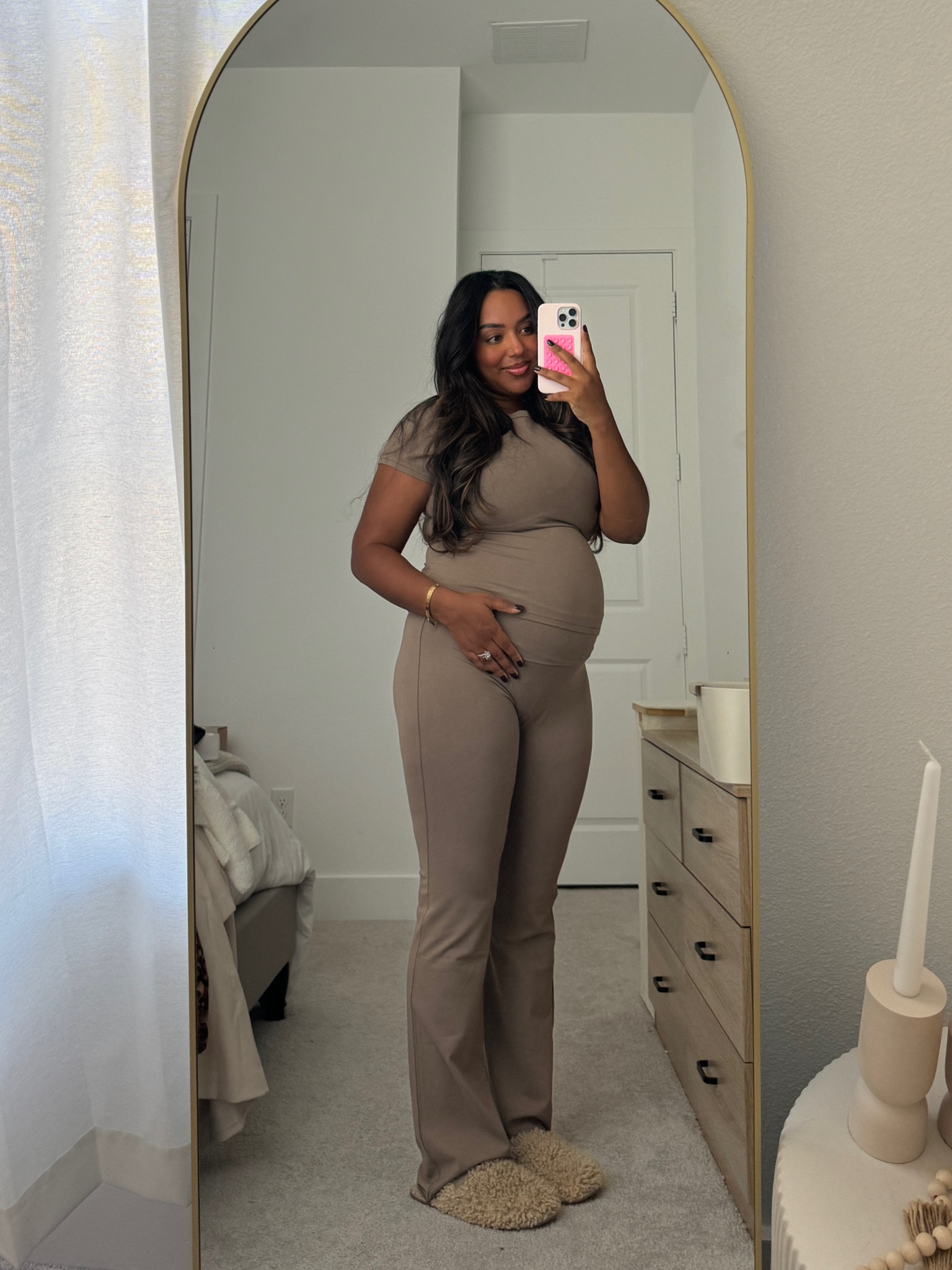 A skims matching set that everyone needs! Wearing a size large in both top and bottom! Neutral matching clothes 

#LTKMidsize #LTKActive #LTKBump