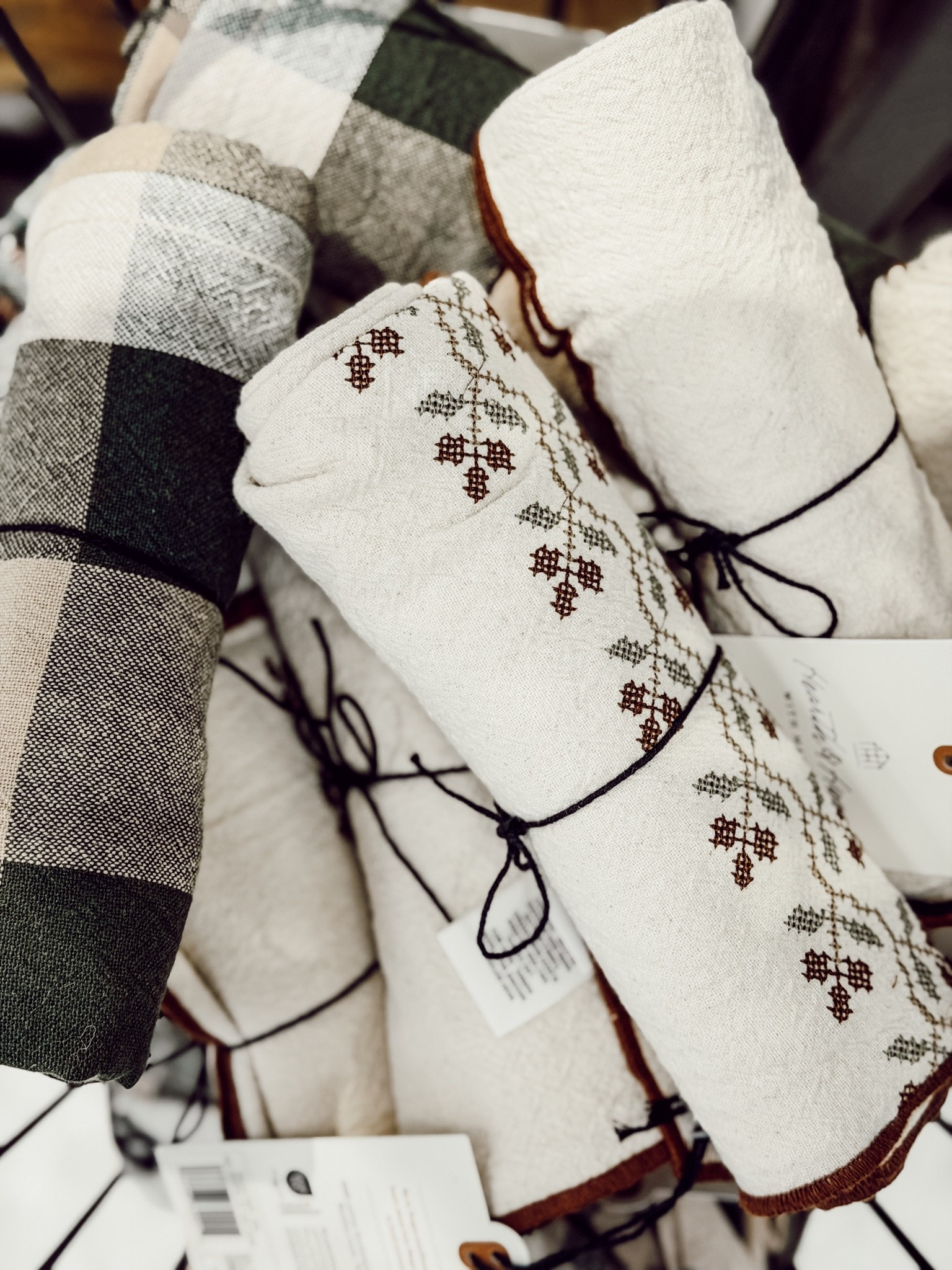 I always love to shop for seasonal linens. They’re an easy and inexpensive way to update your home. #target #targetambassador

#LTKHome #LTKSeasonal