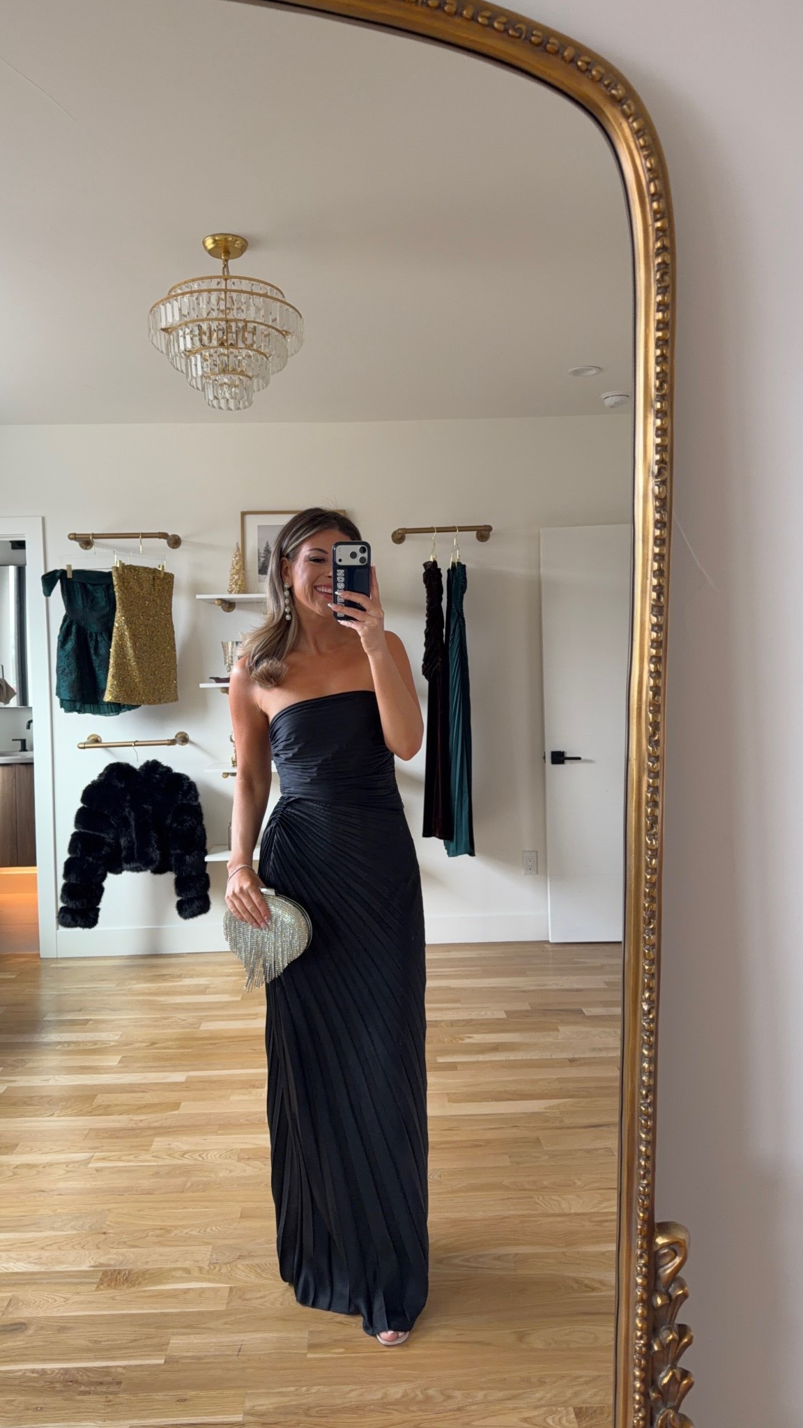 Amazon winter wedding guest and formal event dresses black strapless pleated dress

Electric picks code: emerson20

Wearing my usual smalls/2

Wedding guest
formal event
Black tie
Special occasion 
Pleated
Winter event
Holiday party

#LTKSeasonal #LTKWedding #LTKHoliday