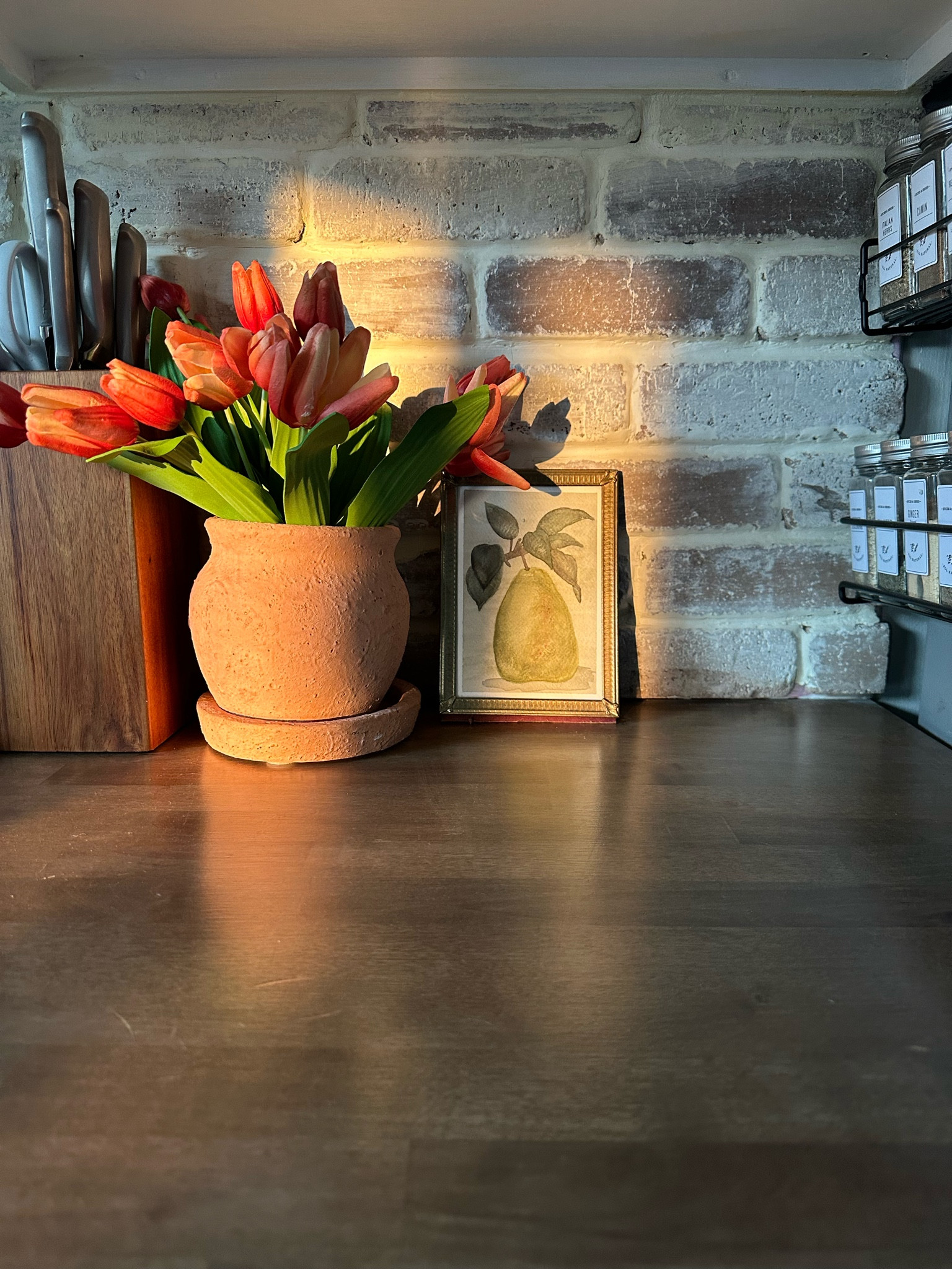 Cottage Core Kitchen Decor and Organization | faux floral | pot | seasonings