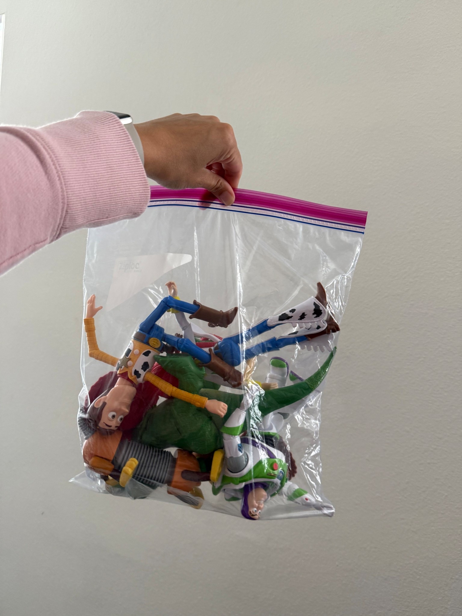 2 gallon ziplocs for moving are CLUTCH 

#moving 
#military 
#toddlertoys


#LTKFamily #LTKTravel #LTKKids