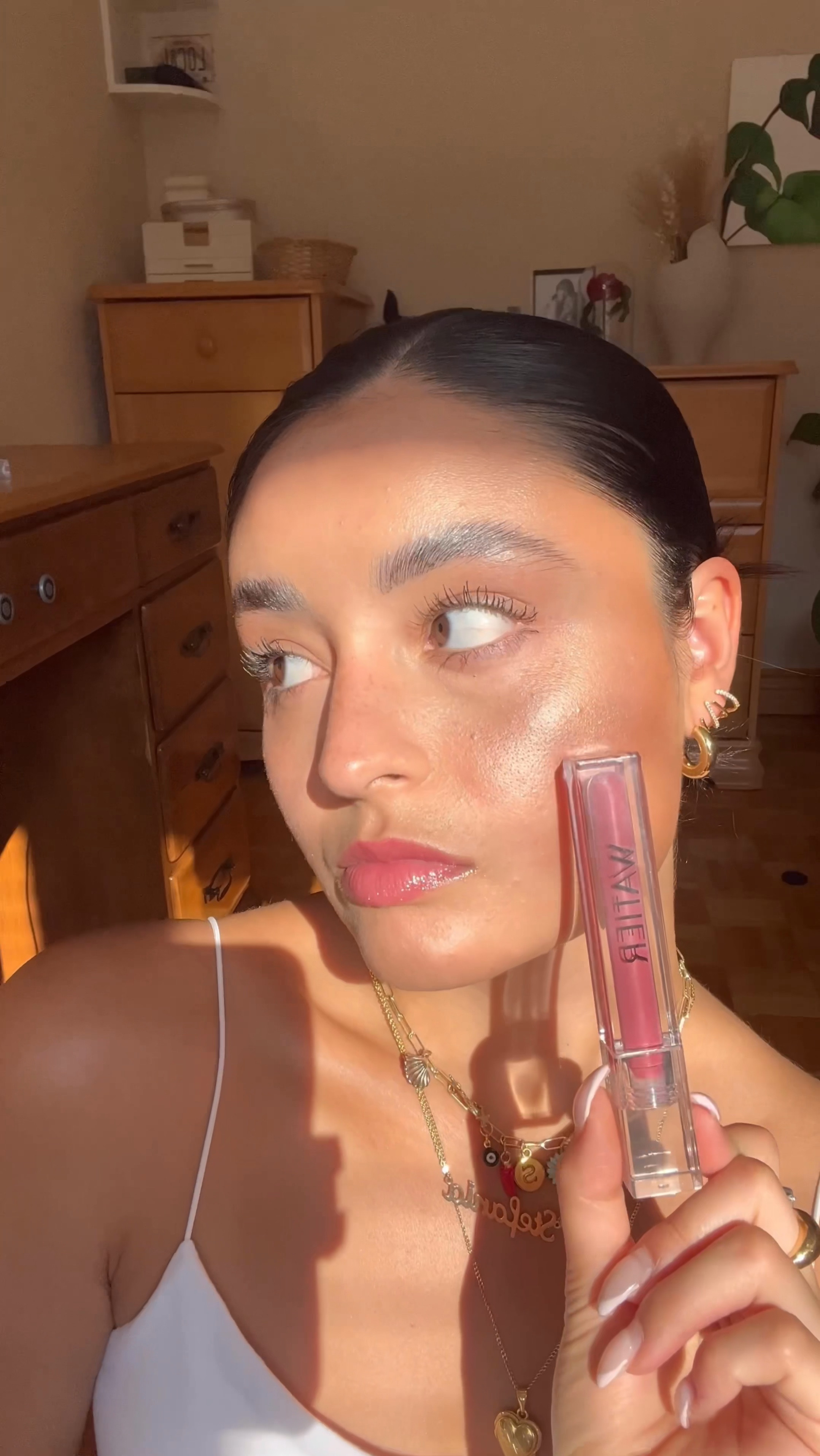 Definitely my favourite lip gloss right now💋

#LTKsummer #LTKbeauty