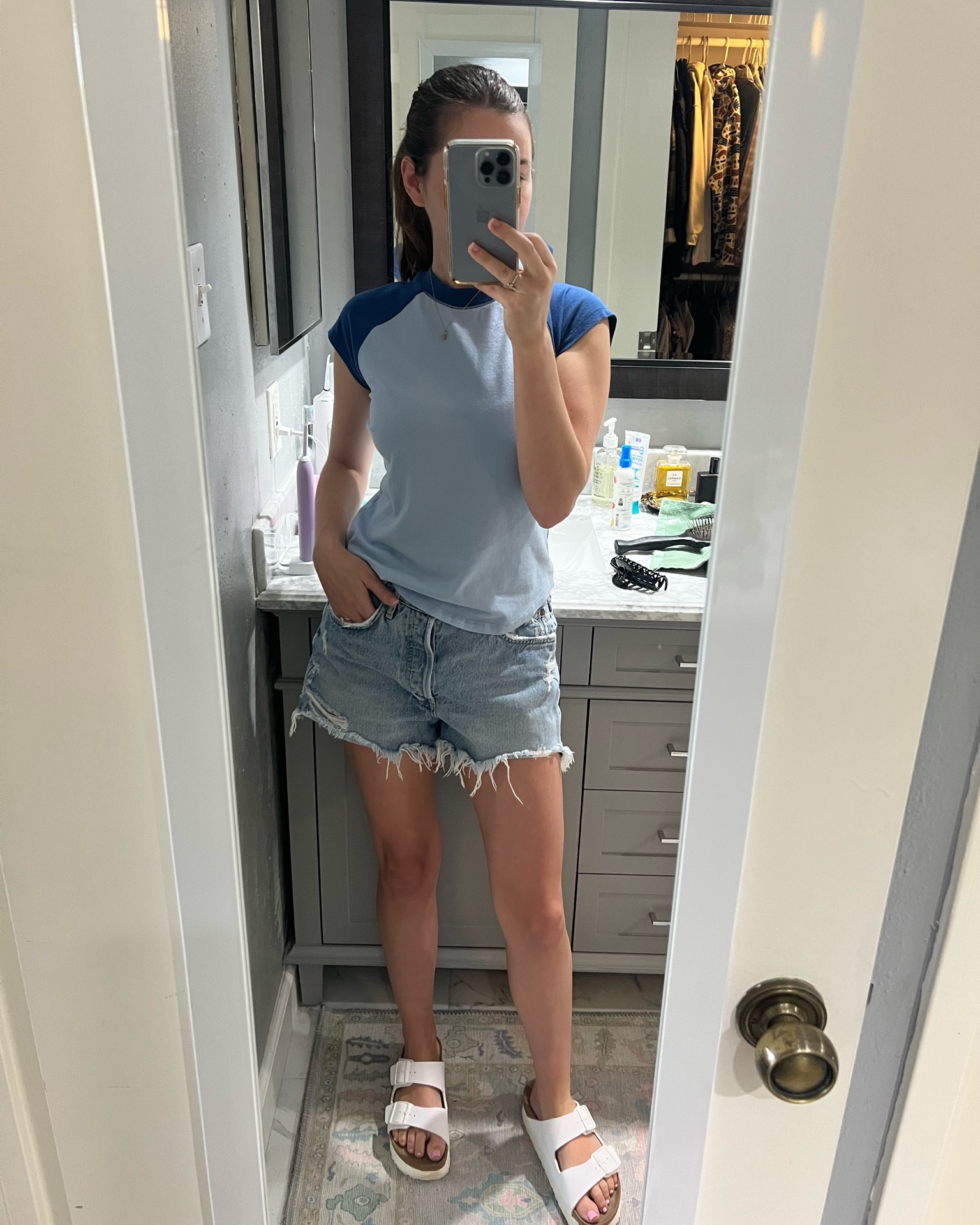 Casual spring/summer fashion

I sized up one size in these Agolde shorts for a more low rise/looser fit- size 26
Sized up one size in the shirt for a more relaxed fit- size small

#LTKfindsunder50