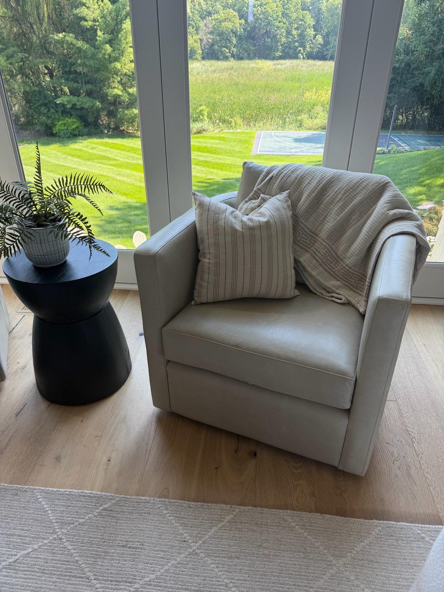 Target home is on point. I looked at every namebrand store for a table, and this one ended up being the best one. Target also has amazing pillows and throws right now.!

#LTKHome #LTKdayinmylife #LTKmomlife