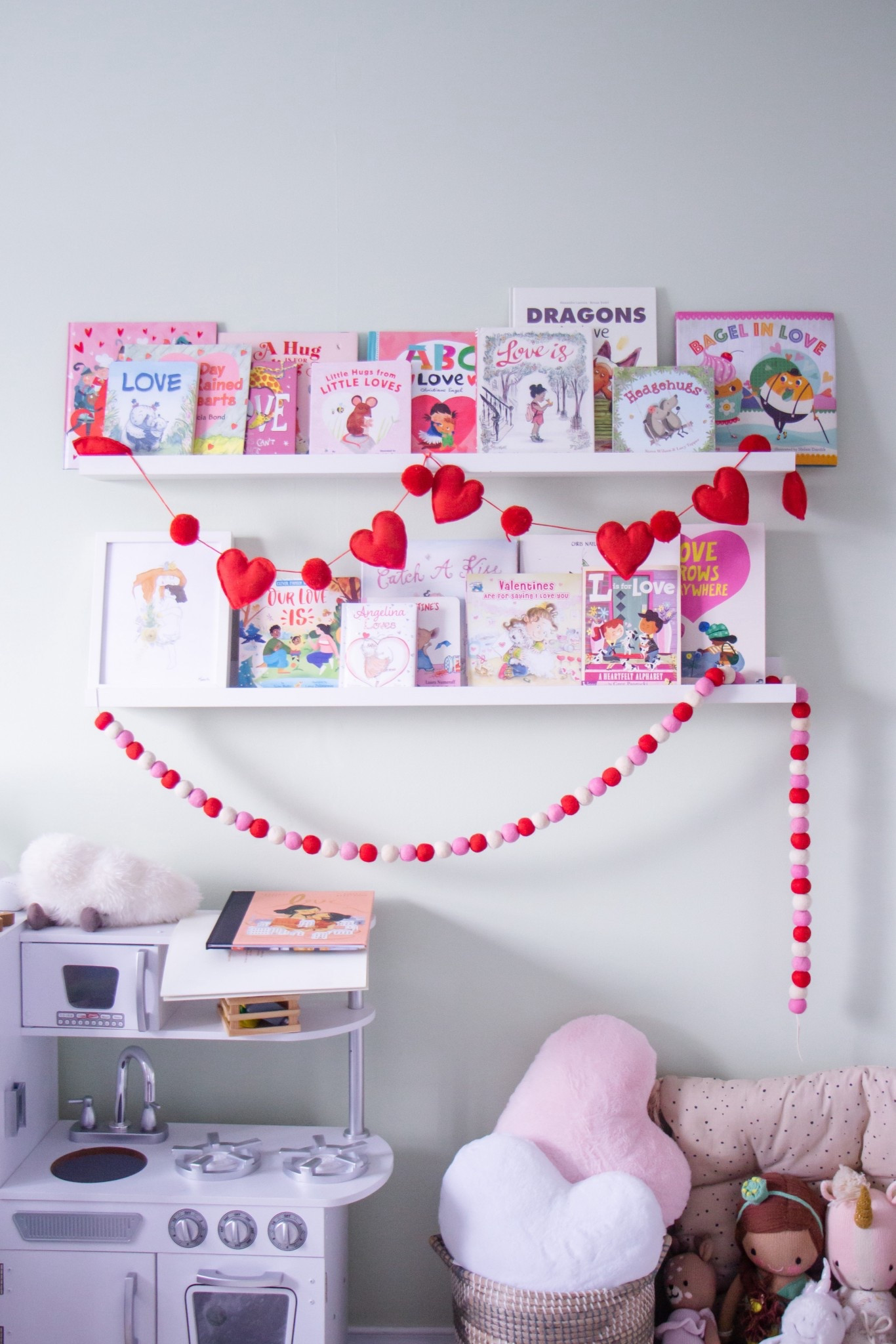Valentine’s Day bookshelf idea
