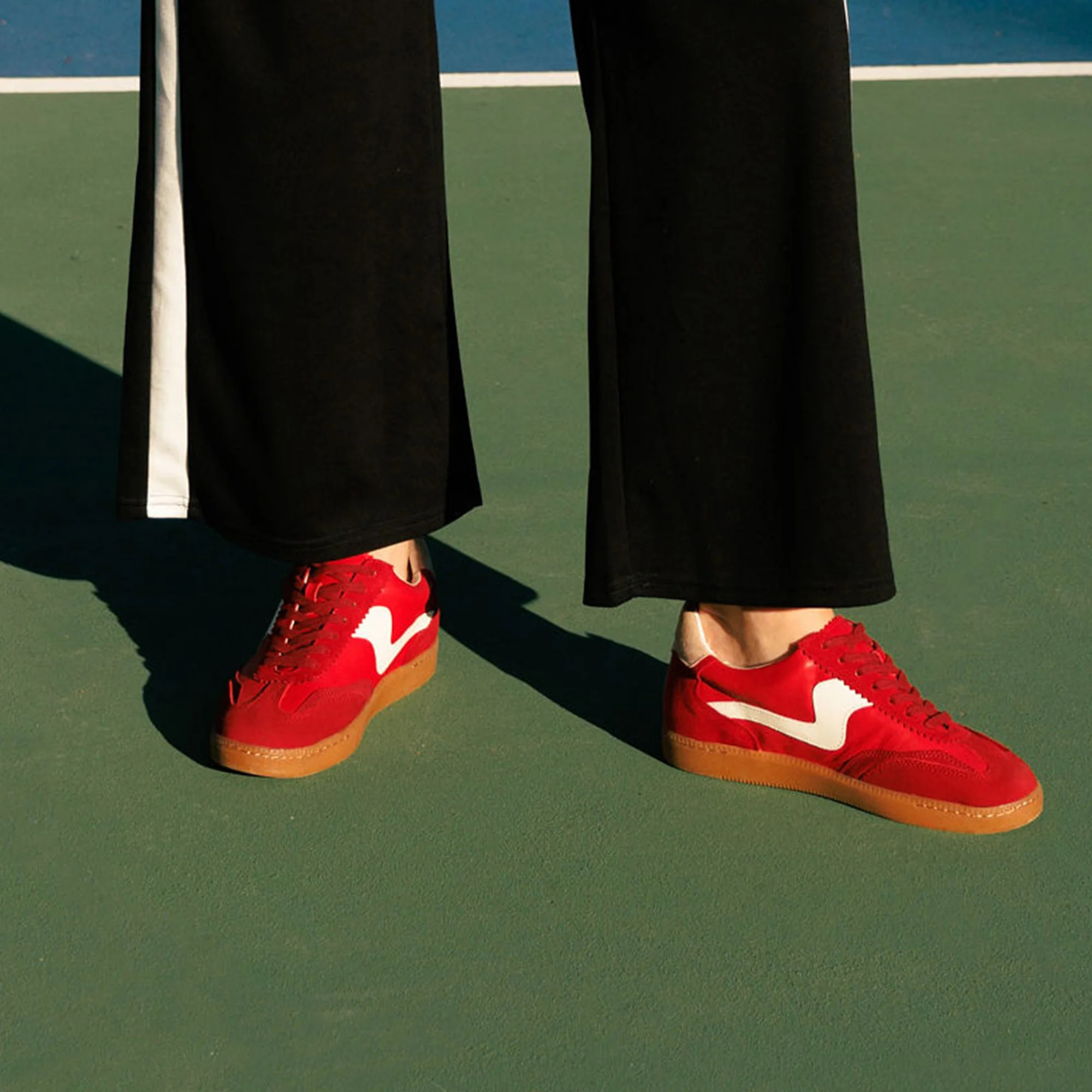 Notice Sneakers Crimson Suede | DolceVita.com