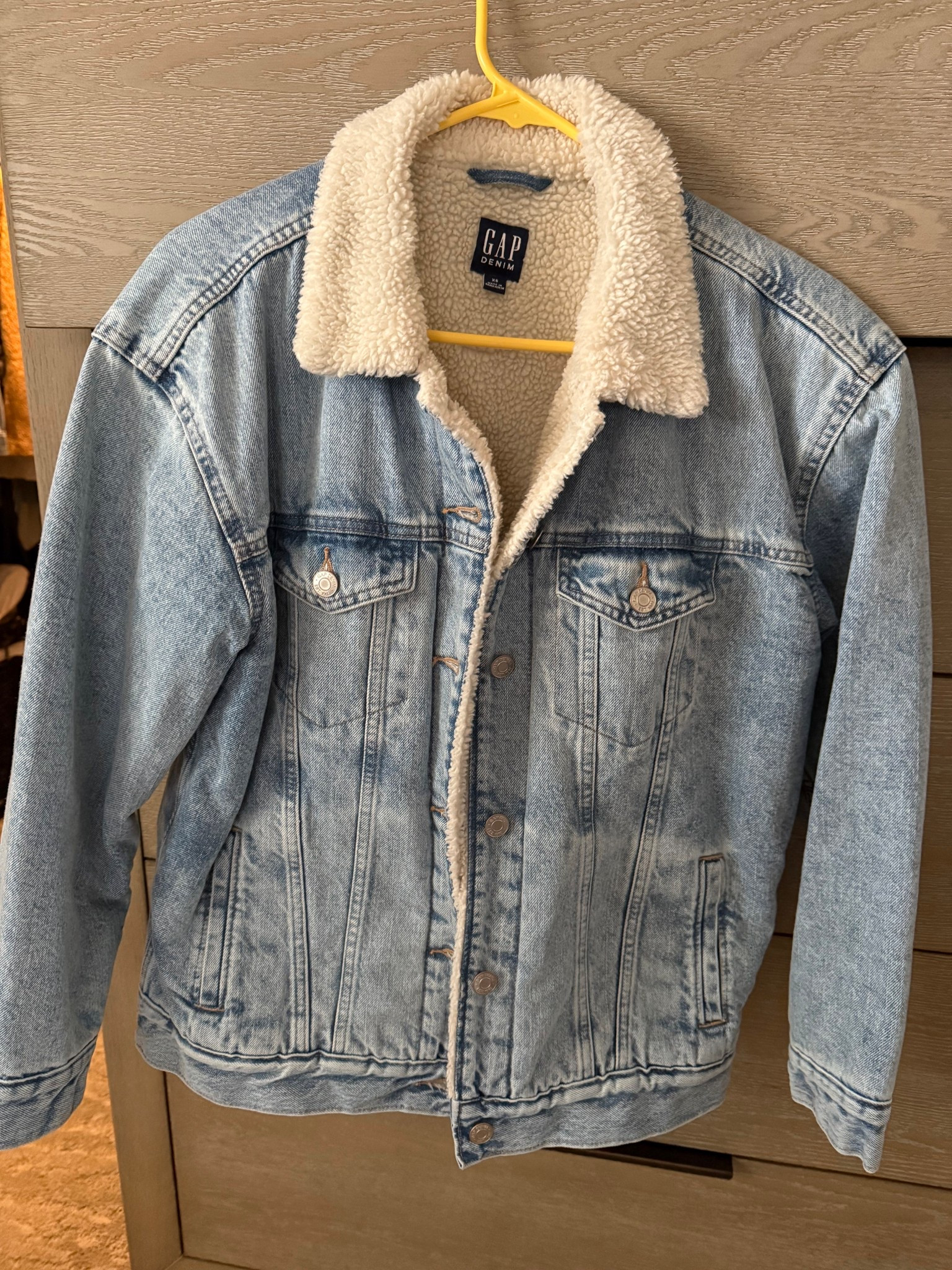 This Oversized Sherpa trucker jacket is a closet staple! I went with an XS. Mine is from gap and Levi’s has an exact match for 50% off now and comes in black too! All linked plus other cute puff sleeve options 

Jean jacket, Sherpa, jean jacket, Levi’s, Christmas gift

#LTKCyberWeek #LTKHoliday #LTKGiftGuide