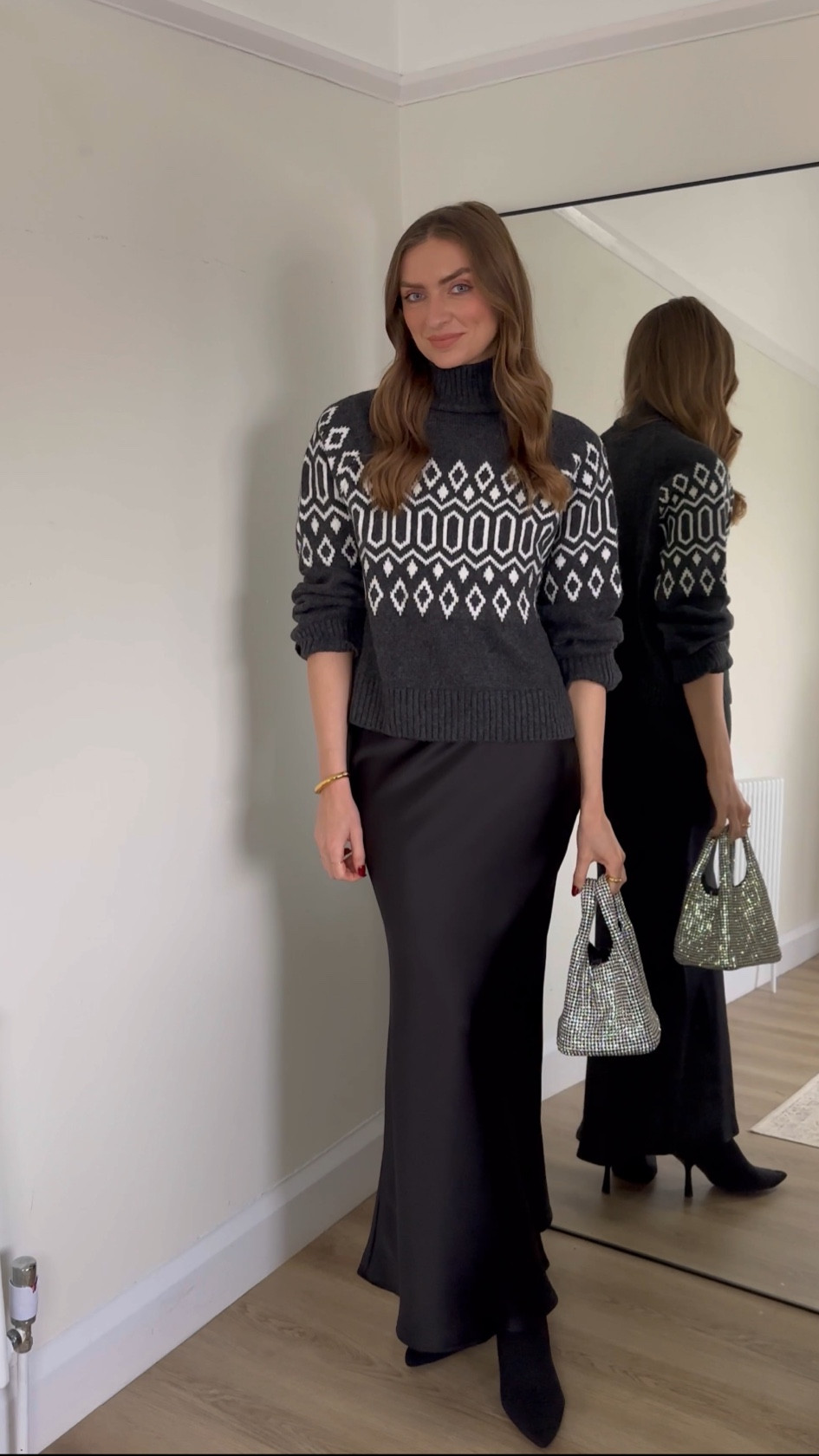 Christmas Jumper styling

Wearing a small in the H&M dark grey fair-isle jumper
My black satin midi skirt is old so have linked similar
ASOS pointed black ankle boots
Gold jewellery 
Karen Millen diamante bag



Christmas Jumper outfit, Christmas day outfit, festive fashion, winter outfit, satin midi skirt outfit, evening outfit 

#LTKeurope #LTKwinter #LTKuk