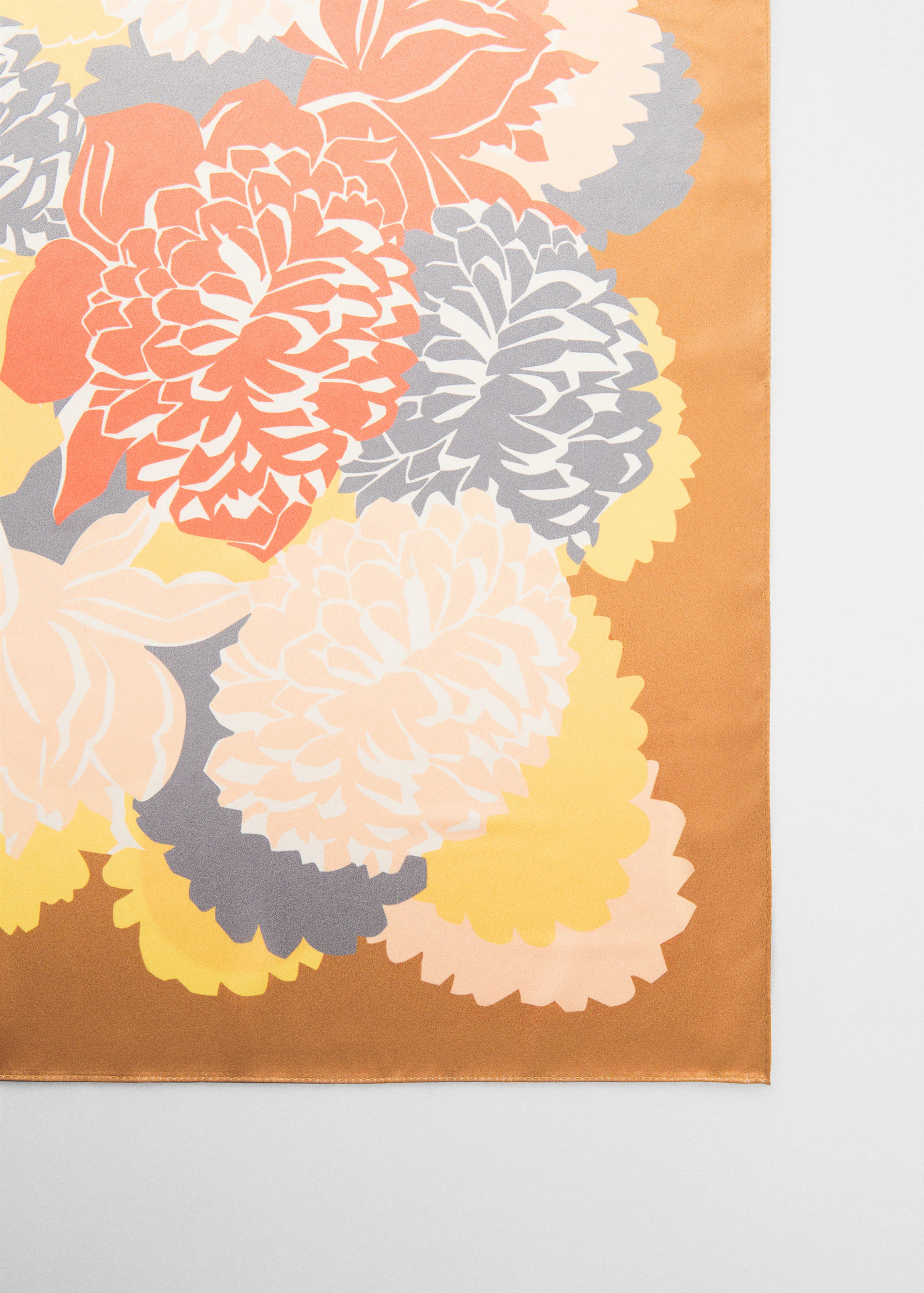 Flowers printed scarf - Woman | MANGO USA | MANGO (US)