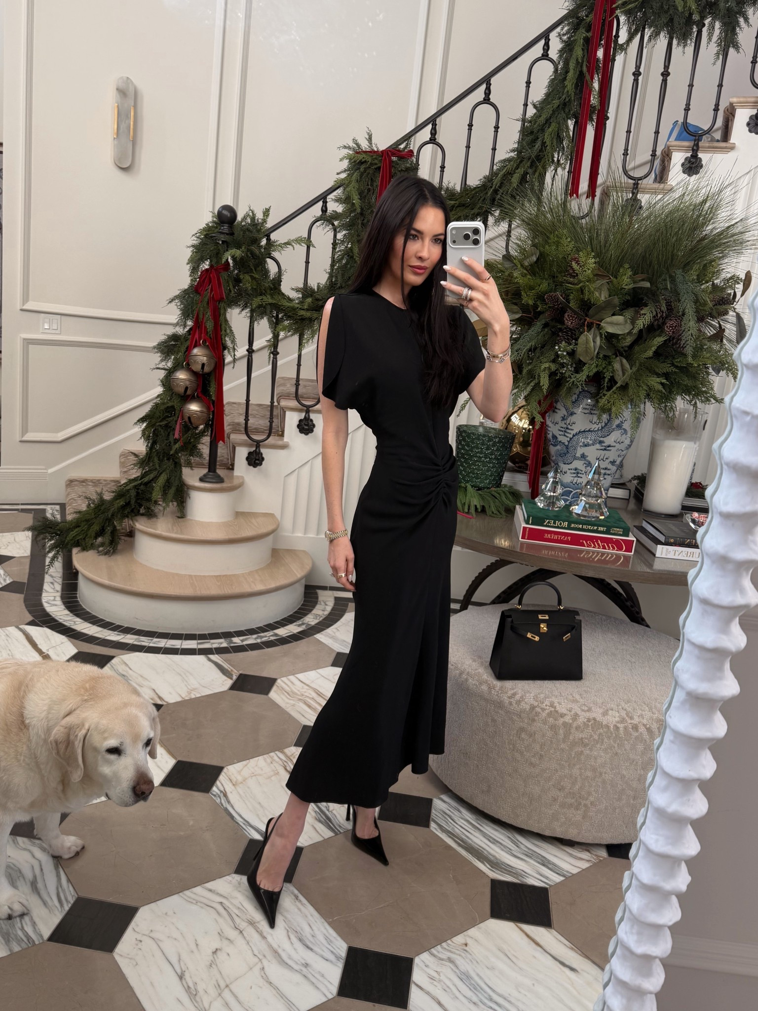 Most flattering dress i own. Runs tts. 