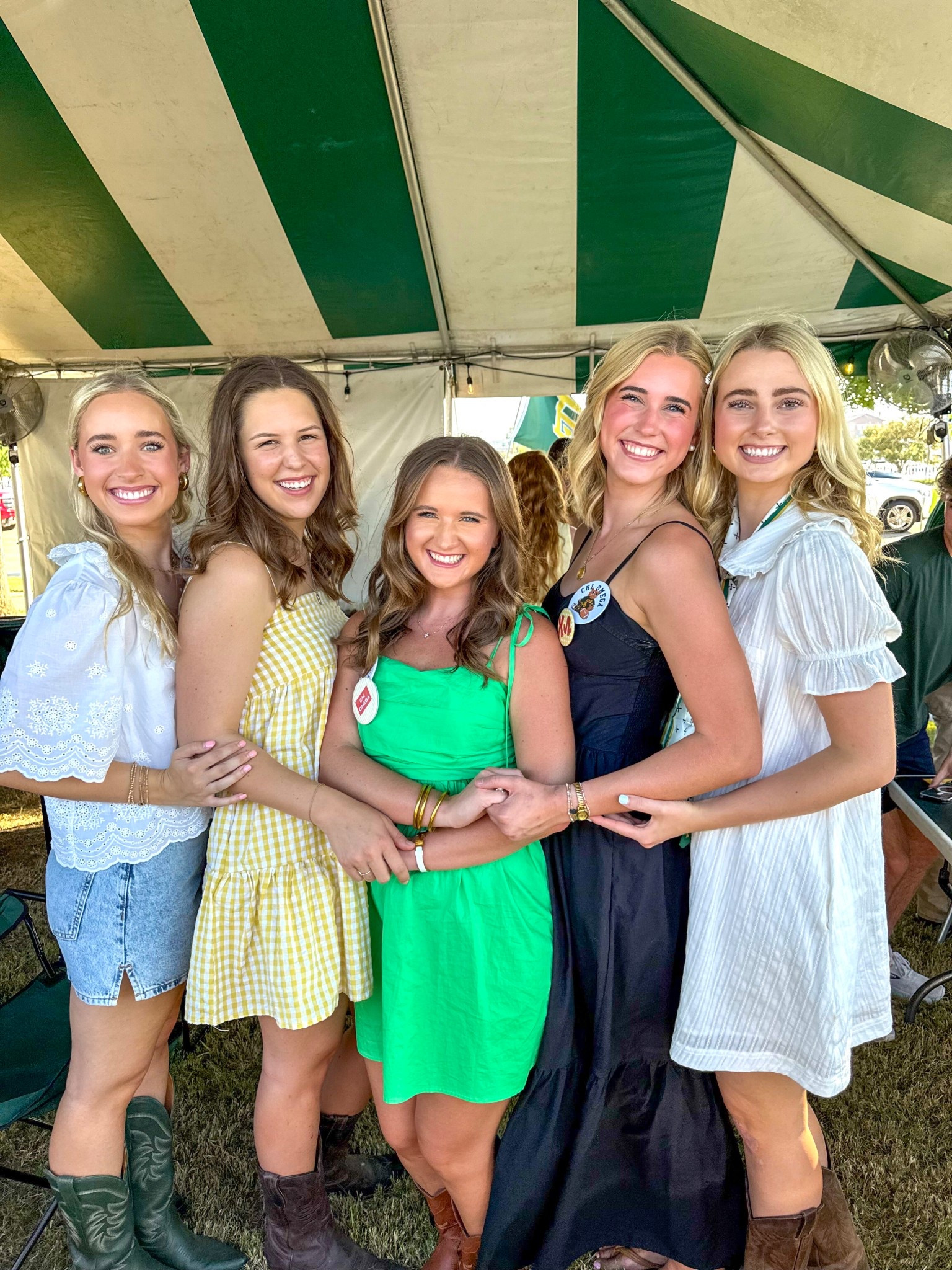 Baylor Gameday! Wearing this adorable Kelly Green dress from Pink Lily in a size small! Paired it with some brown boots, gold bangle bracelets, my favorite gold hoops, and an Amazon H-inspired bracelet dupe! Linking everything and a similar dress option below! 