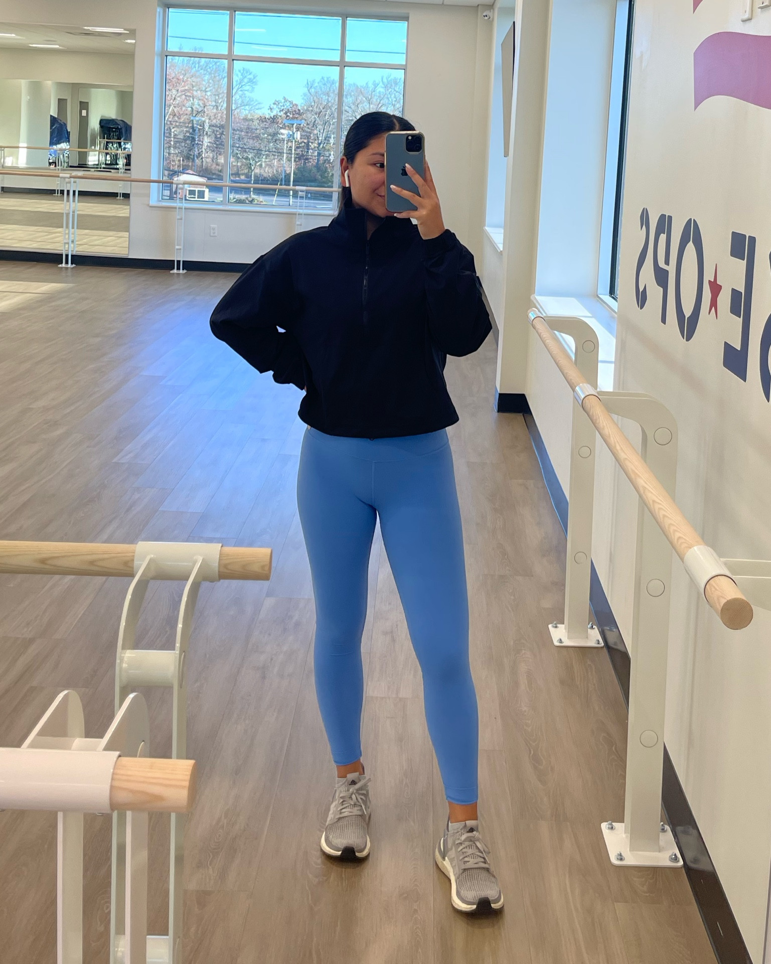 Workout outfit, Amazon workout clothes, lululemon leggings, Amazon leggings, workout wear, 1/4 zip jacket, black workout jacket, athletic jacket, gym outfit, workout shoes #amazonfashion #amazonworkoutclothes