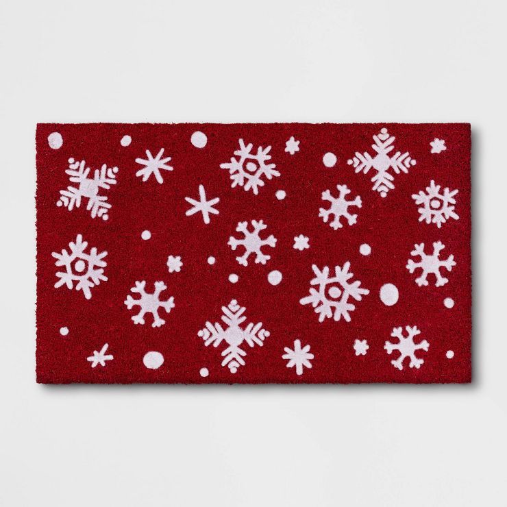 1'2"x2'6" Flocked Snowflakes Doormat Red/White - Wondershop™ | Target