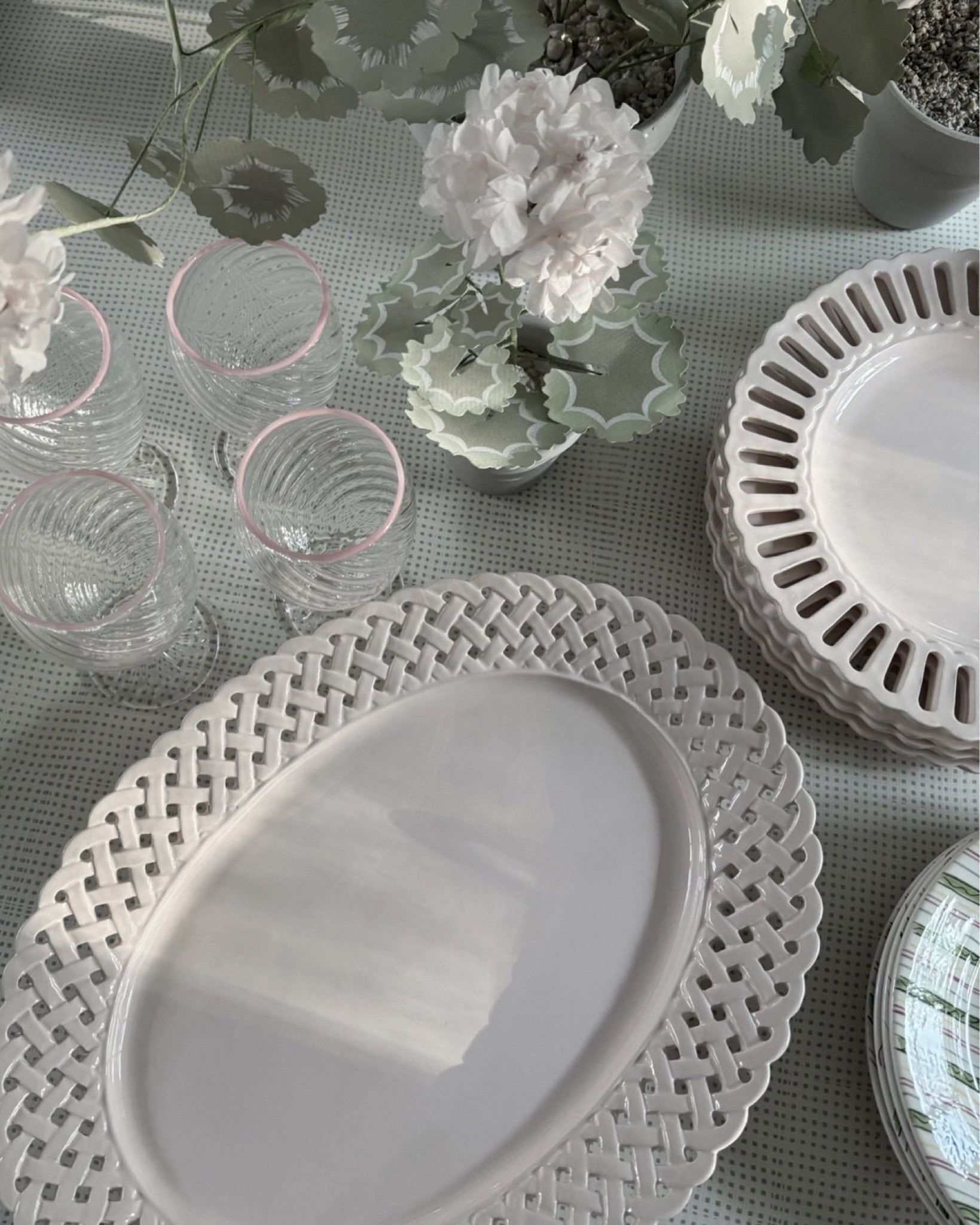 How to host a Masters party. Tabletop essentials!