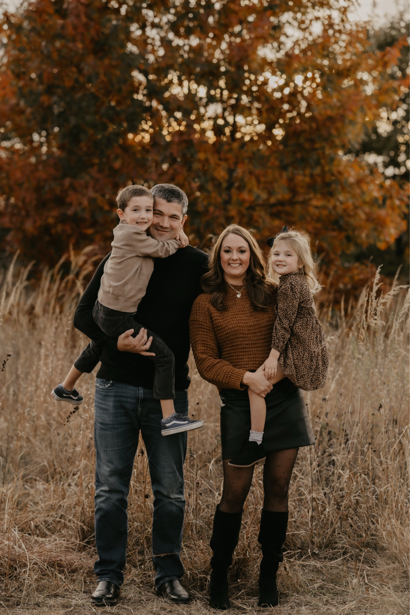 Fall family photo outfit inspo

My sweater is old, sons sweater is OOS - was from J Crew Factory in mushroom.

#LTKStyleTip #LTKFamily #LTKSeasonal