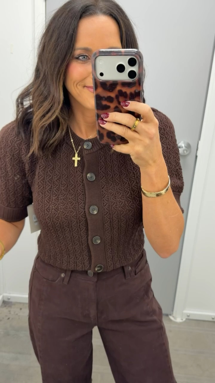 Walmart is killing it with the fall finds 🤎 these jeans & this  cardigan 👏🏻 Wearing an XS in the top + a size 2 in the jeans.

@Walmart 

#WalmartFinds #WalmartFashion #WalmartStyle #WalmartOutfit #FallFashion #FallStyle #AffordableFashion #WalmartJeans #FallOutfits #LTKCreator #LTKFashion