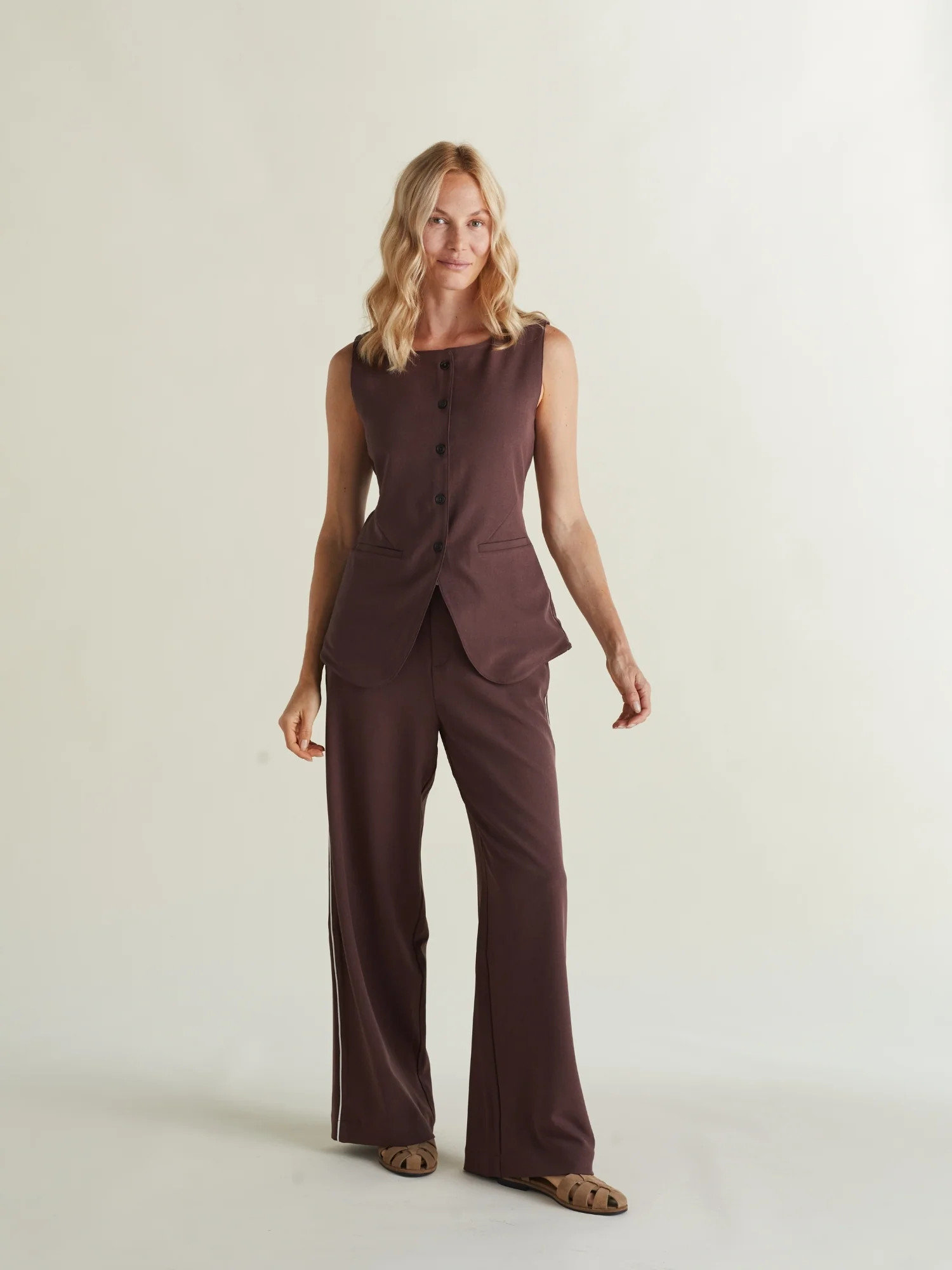 Sport Twill Long Line Vest | A. PUTNAM