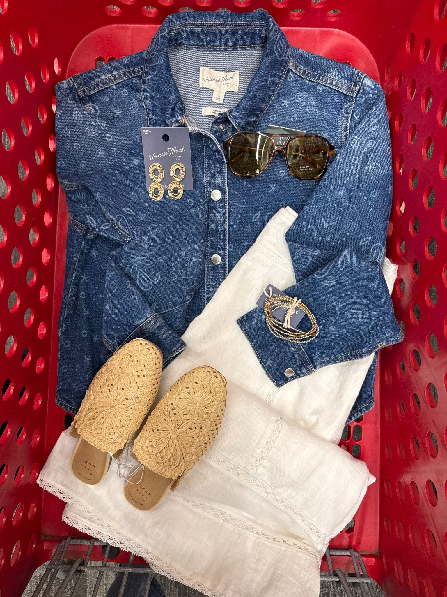 just add fresh flowers & a trip to the farmers market 🤍

Top is not online at this time. 