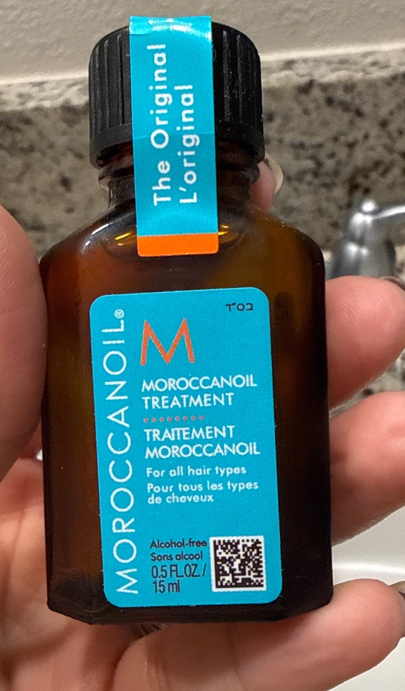 Aceite tratamiento a base Aceite de argán puro: es rico en ácidos grasos esenciales (omega 6 y 9), vitamina E y antioxidantes naturales, lo que ayuda a:
	•	Nutrir y suavizar el cabello.
	•	Mejorar la elasticidad.
	•	Controlar el frizz.
	•	Dar brillo sin dejarlo grasoso

#LTKBeauty