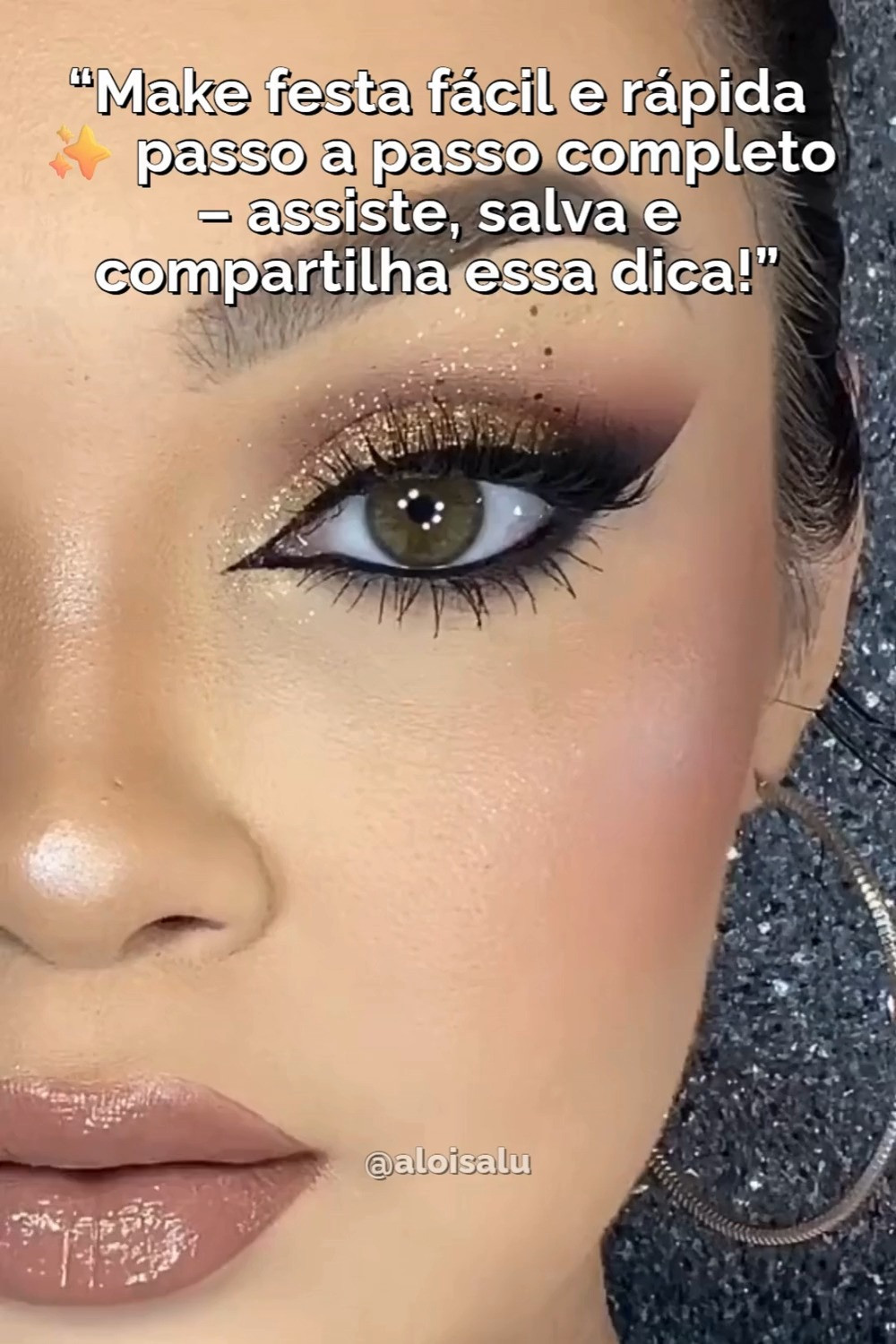 “Make de festa com glitter, esfumado poderoso e delineado infinito pra salvar na pastinha de inspiração!
No vídeo eu te mostro o passo a passo: fita pra marcar o canto externo, marrom no côncavo, preto no cantinho, glitter no centro e cantinho interno, mais cílios postiços pra finalizar aquele olhão glam.
Perfeita pra festas, formaturas, casamentos e fim de ano – uma make coringa que parece profissional, mas você consegue reproduzir em casa.
Clique nos produtos marcados pra ver todas as opções e montar seu kit de maquiagem com itens que realmente entregam resultado.
Salve esse post pra testar depois e compartilhe com quem ama maquiagem e looks glamourosos.”
#maquiagem #maquiagemfesta #maquiagemglitter #noiva #maquiagemolhos #maquiagemfacil #makeparafesta #maquiagempoderosa #dicasdemaquiagem #tutorialmaquiagem #makeup #makeuplook #partyMakeup #glamMakeup #eyeMakeup #smokeyeye #getreadywithme #grwm #beautyTips #makeupTutorial #makeupIdeas #beautyInfluencer #linkinbio

 

 #LTKbeleza #LTKfestival #LTKroupadefesta