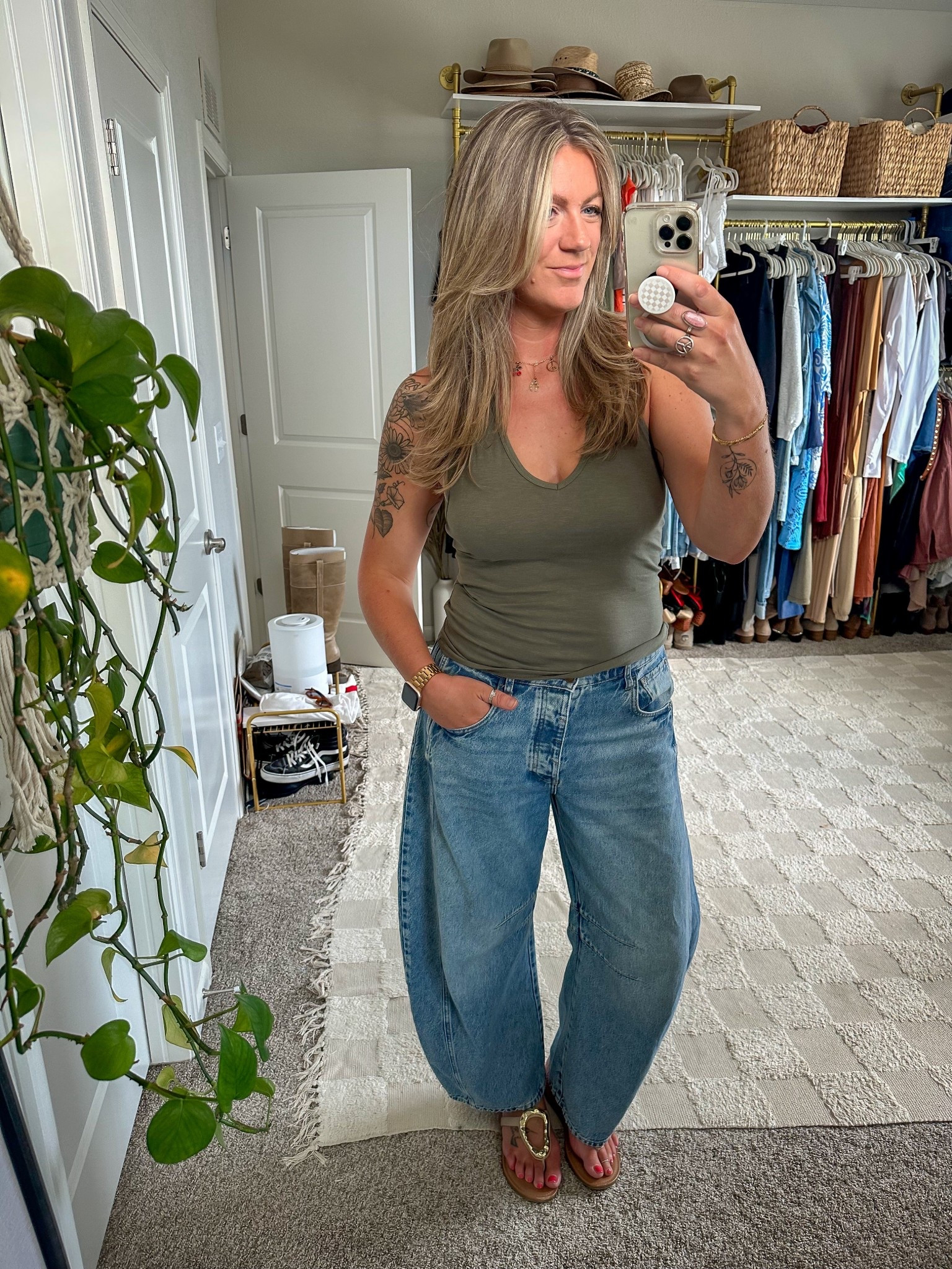 Medium tank, 30 long jeans, 11 sandals 

#LTKMidsize #LTKOver40