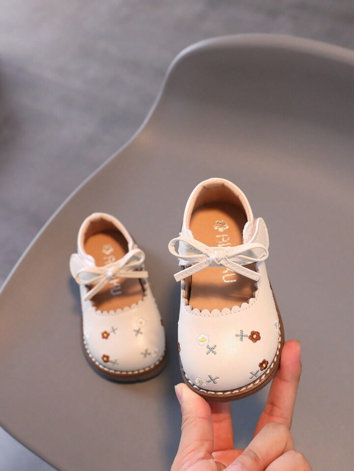 1 Par Zapatos Para Niñas Pequeñas, Nuevos Tenis De Princesa Con Parches De Moño Lindos Para Bebé, Livianos Y De Suela Blanda, Adecuados Para Gatear, Primavera Y Otoño | SHEIN