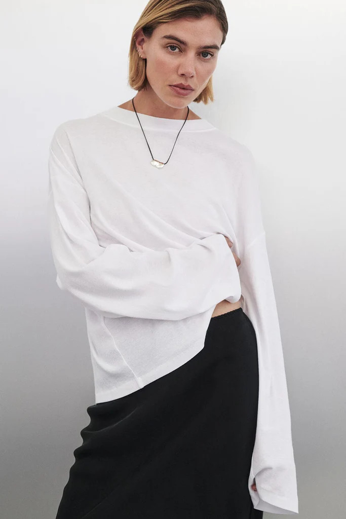 SLOANE WHITE LONG SLEEVE CREW KNIT TOP | DISSH