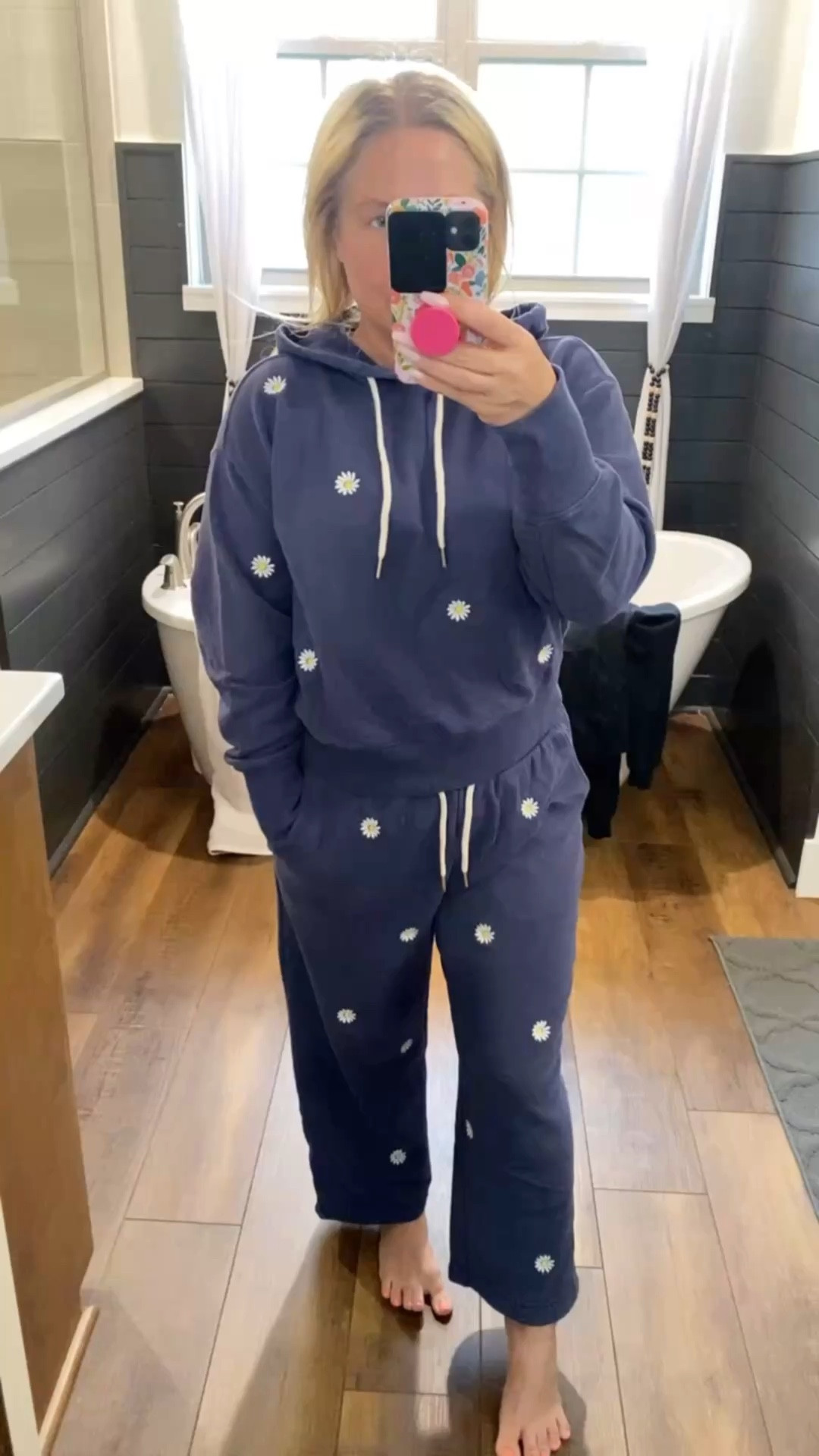 They’ve restocked a few sizes in this cute set. If they don’t have your size check back first thing in the morning when they restock returns! ￼

#LTKOver40 #LTKPetite #LTKSpringSale