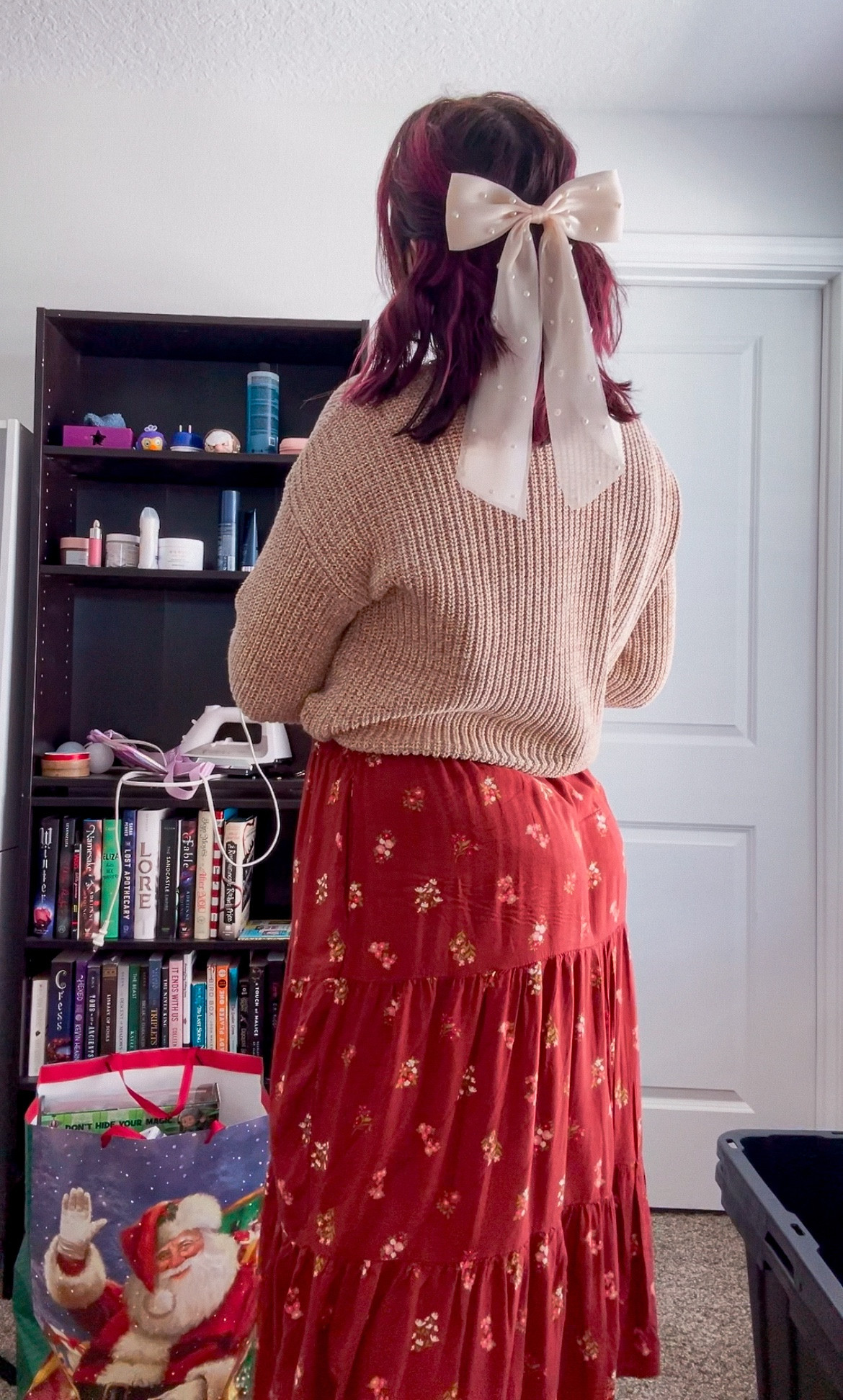 The cutest outfit for a day out, a date or church. 

The exact skirt is out but I shared similar ones  

#LTKMidsize