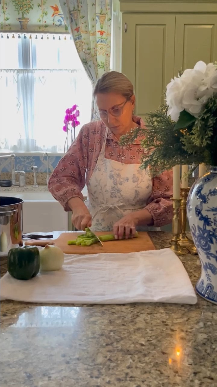 Kitchen Cooking Essentials
👩🏼‍🍳🍽️🧅🫑🍗

#LTKfindsunder100 #LTKhome #LTKVideo