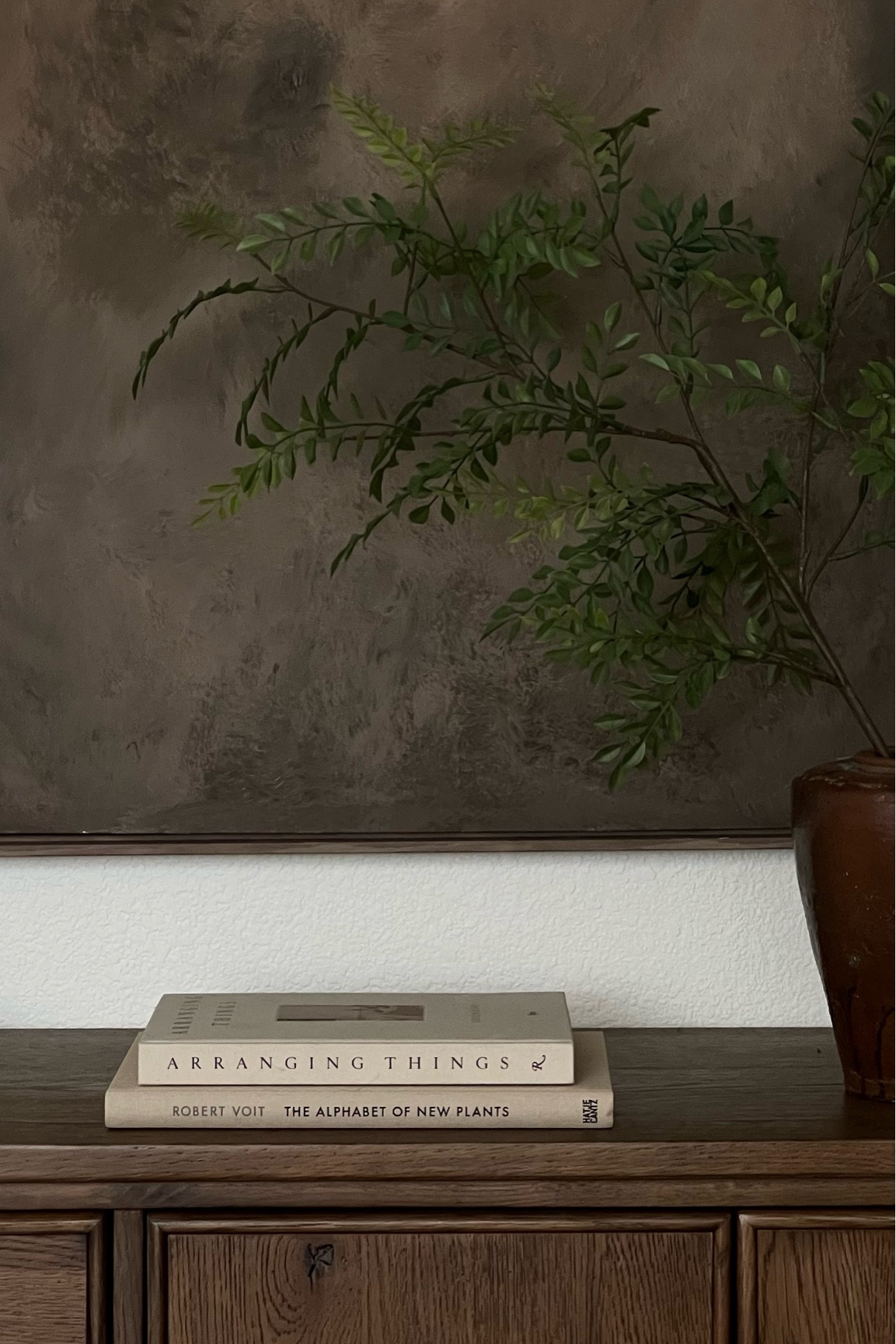 faux greenery. has subtle tonal differences which makes it look more realistic imo