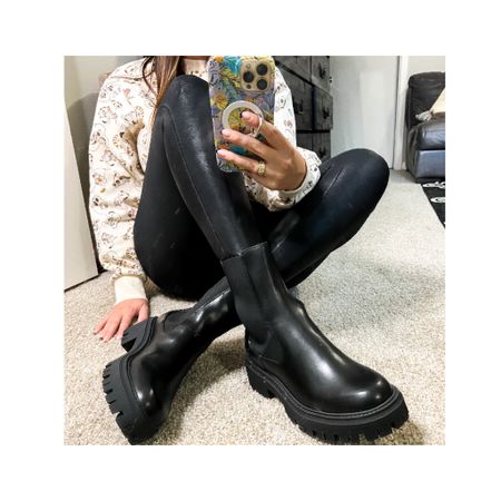 I’m obsessed with  black Chelsea boots! 
Black boots
Spanx faux leather leggings 
Sweatshirt outfit 

#LTKshoecrush #LTKunder100 #LTKunder50