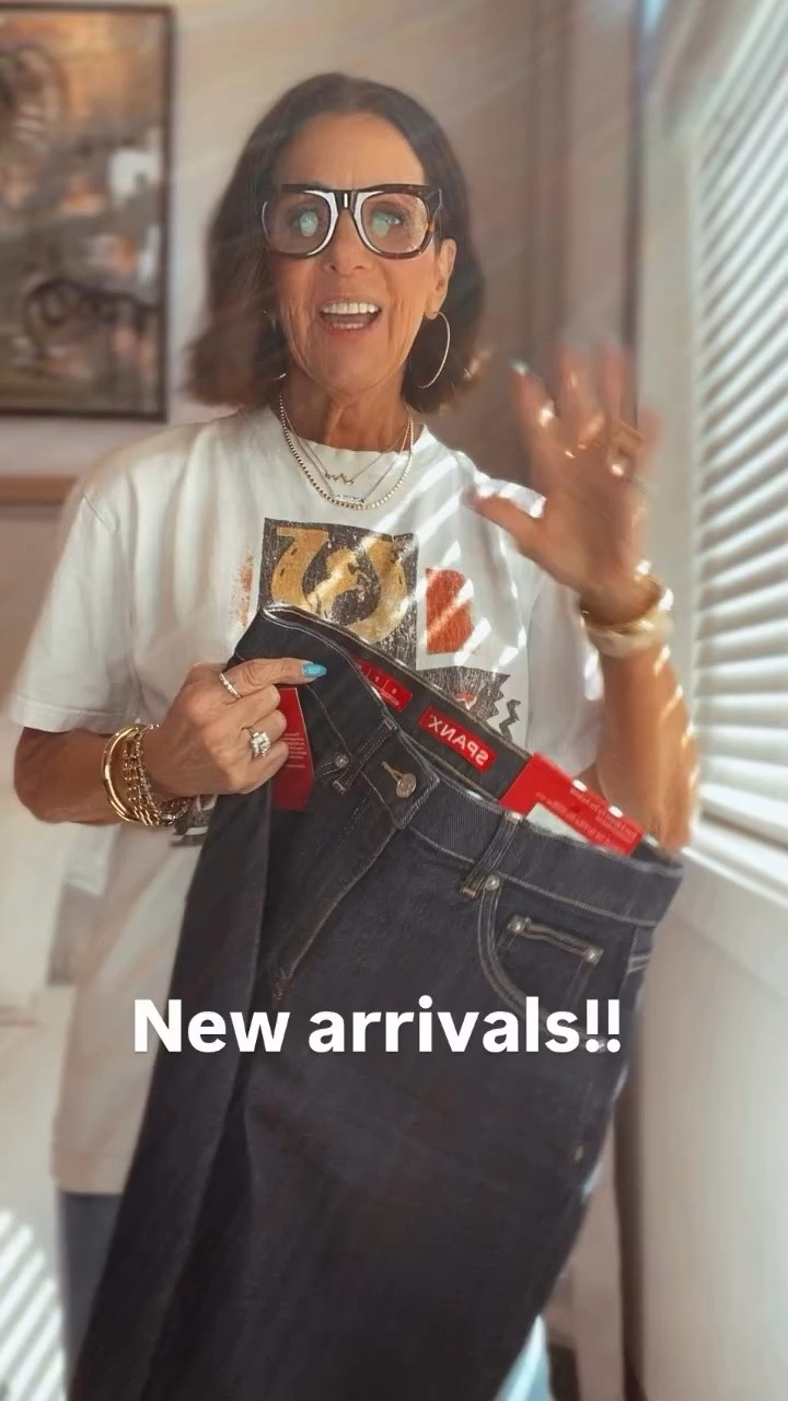 Three new random pieces to show you.  Every one is a keeper!  I just love when that happens.

#styleover60
#styleover60fashion 
#barrellegjeans 
#joggerpants
#ᴄᴀsᴜᴀʟsᴛʏʟᴇ

#LTKdayinmylife #LTKgrwm #LTKOver40