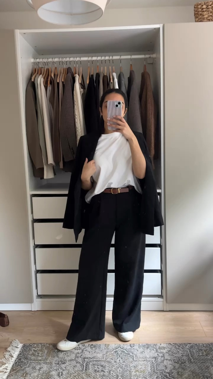 capsule wardrobe, ootd, fashion inspo, black wide leg trousers, loose trousers, petite regular tall trousers, abercrombie, reversible belt, black belt, tan belt, coach belt, white t shirf, oversized t shirt, champion, black blazed, h&m, oversized blazer, vejas, trainers

#LTKSeasonal #LTKstyletip #LTKeurope