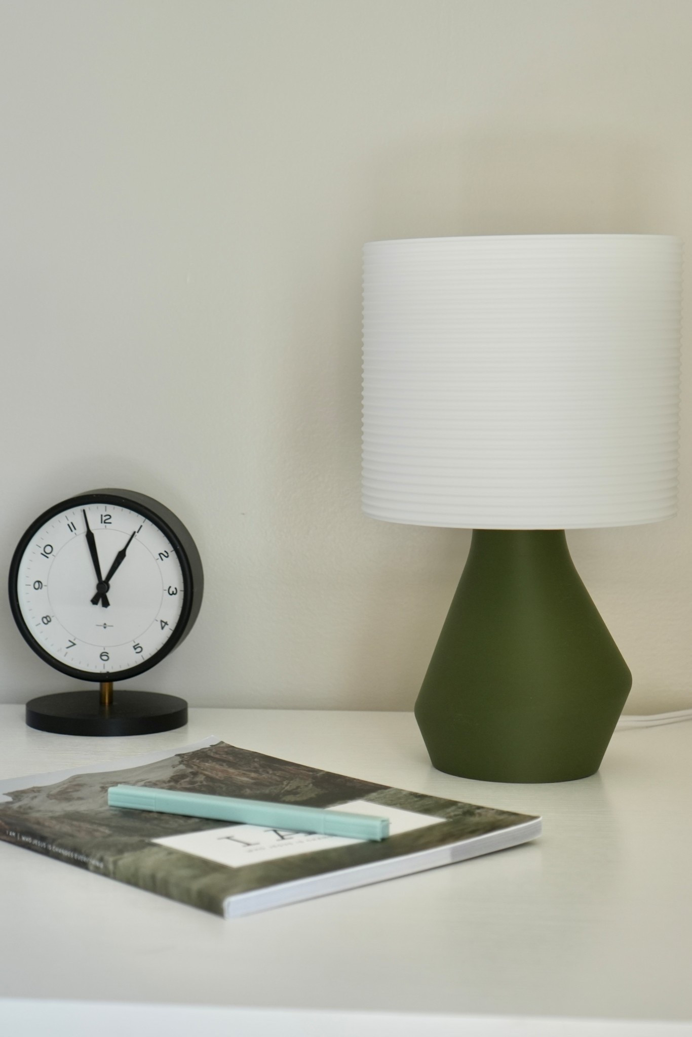 You need this #etsy find! How cool is this lamp 😍💚🌿 #etsyfinds #office 

#LTKHome #LTKFindsUnder100