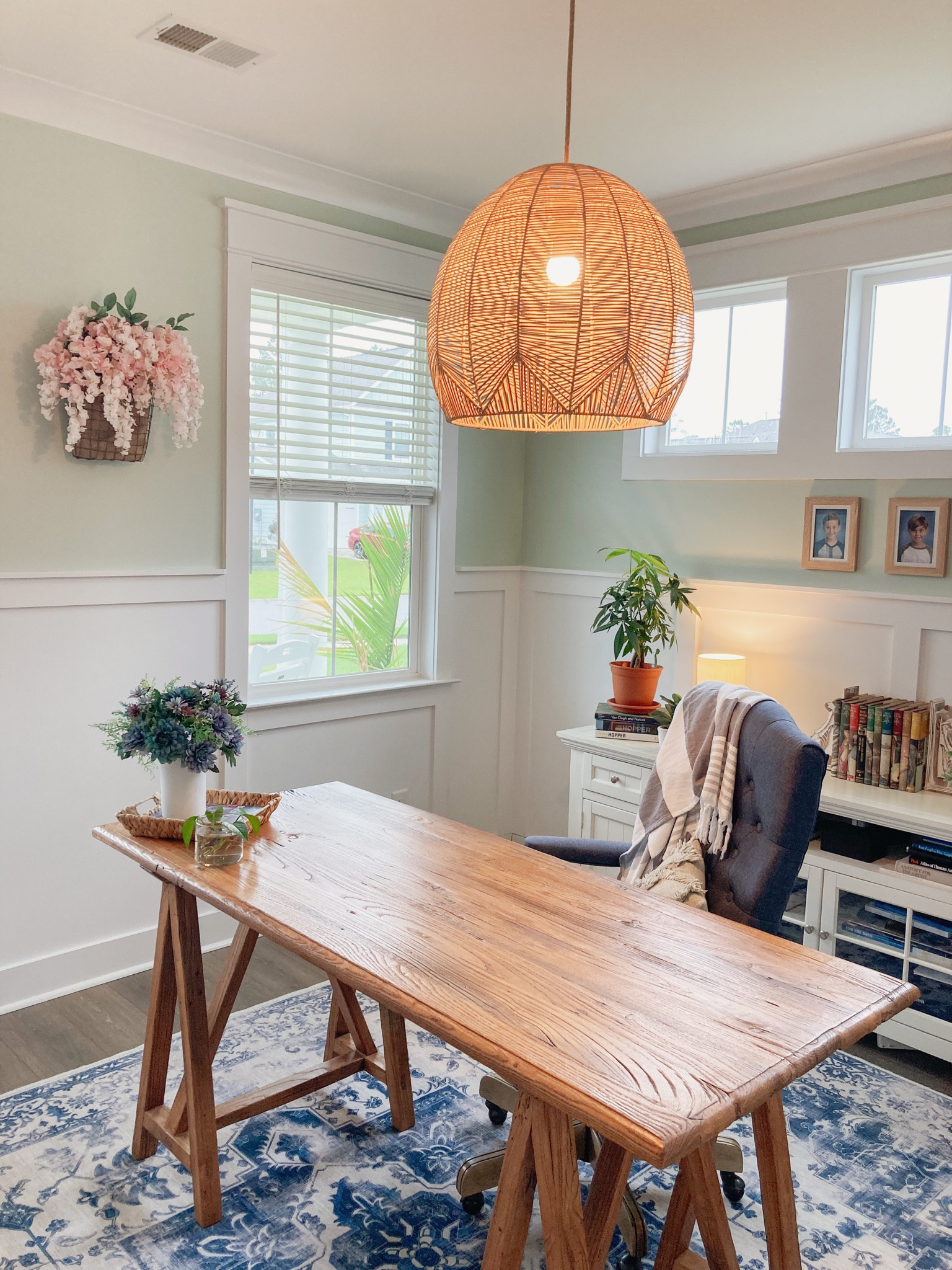 Home office Spring Refresh

#LTKHome #LTKStyleTip #LTKSeasonal