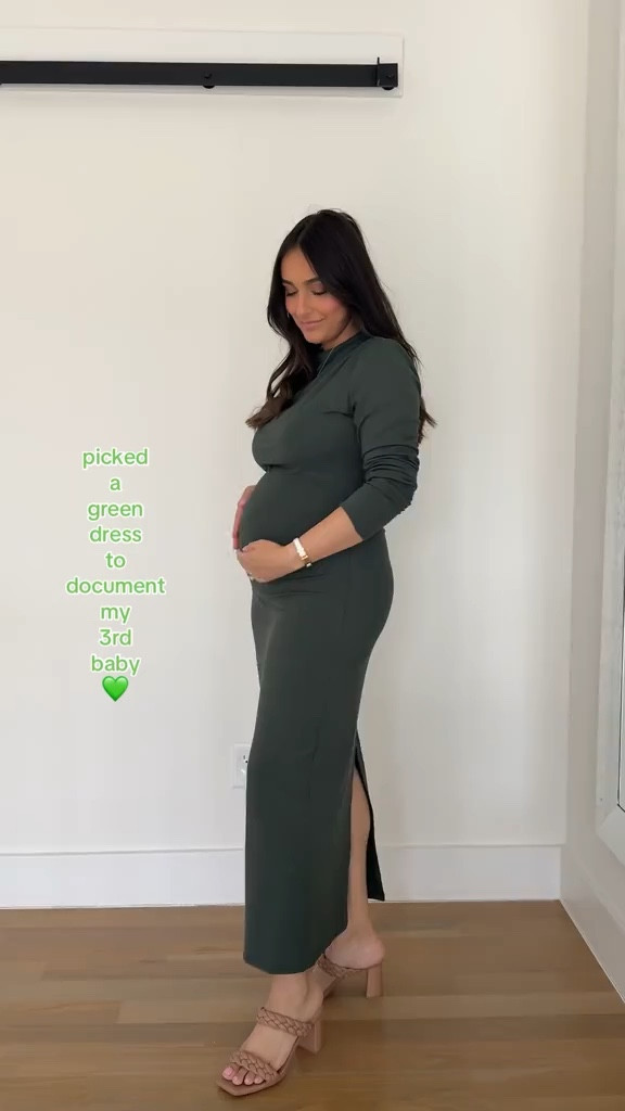 My green dress💚

 Wearing a size medium. It is super stretchy and flattering!!!