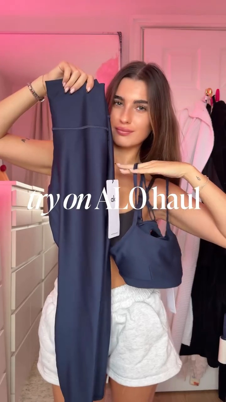 try on alo haul 🖤 this was my first ever alo order & ngl I really do get the hype lol

Gym wear, Sports wear, Winter Coat, Leggings, Sports bra

#LTKuk #LTKfitness #LTKgiftguide