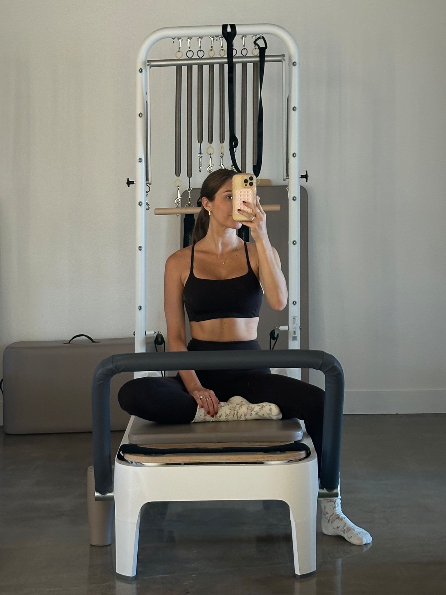 Wearing small top / xs leggings 