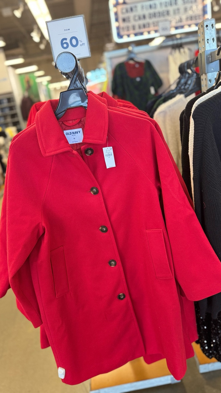 My coat is 60% OFF today!!💙 @oldnavy 
Comment “coat” to get the link + follow me to get the auto reply!🫶🏼

#oldnavy #oldnavystyle #coat #fashion