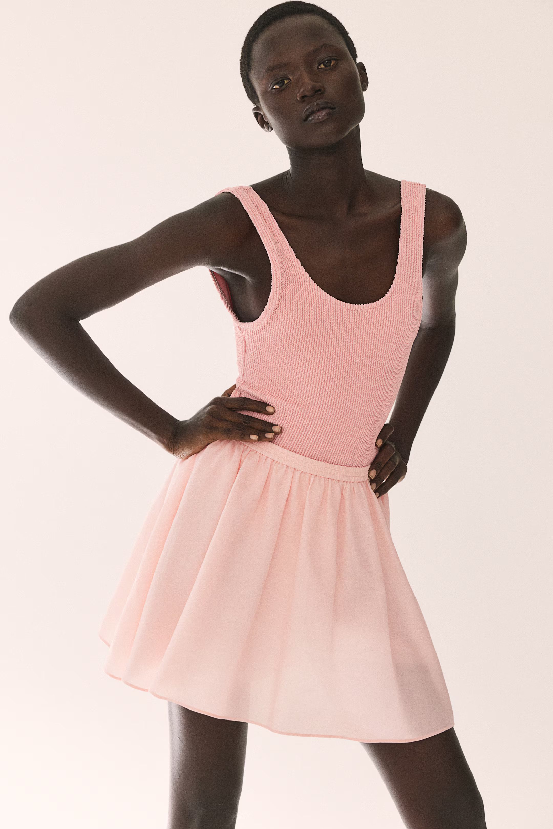 Miniskort - Hoge taille - Mini - Wit/bloemen - DAMES | H&M NL | H&M (DE, AT, CH, NL, FI)